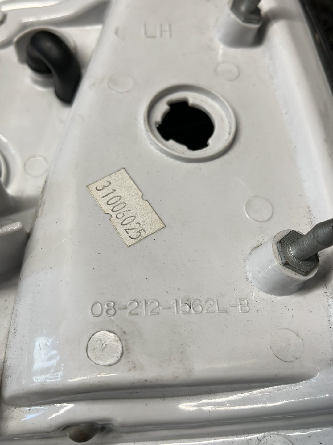 Toyota Hilux LN85- Left Indicator- (TAG8796)