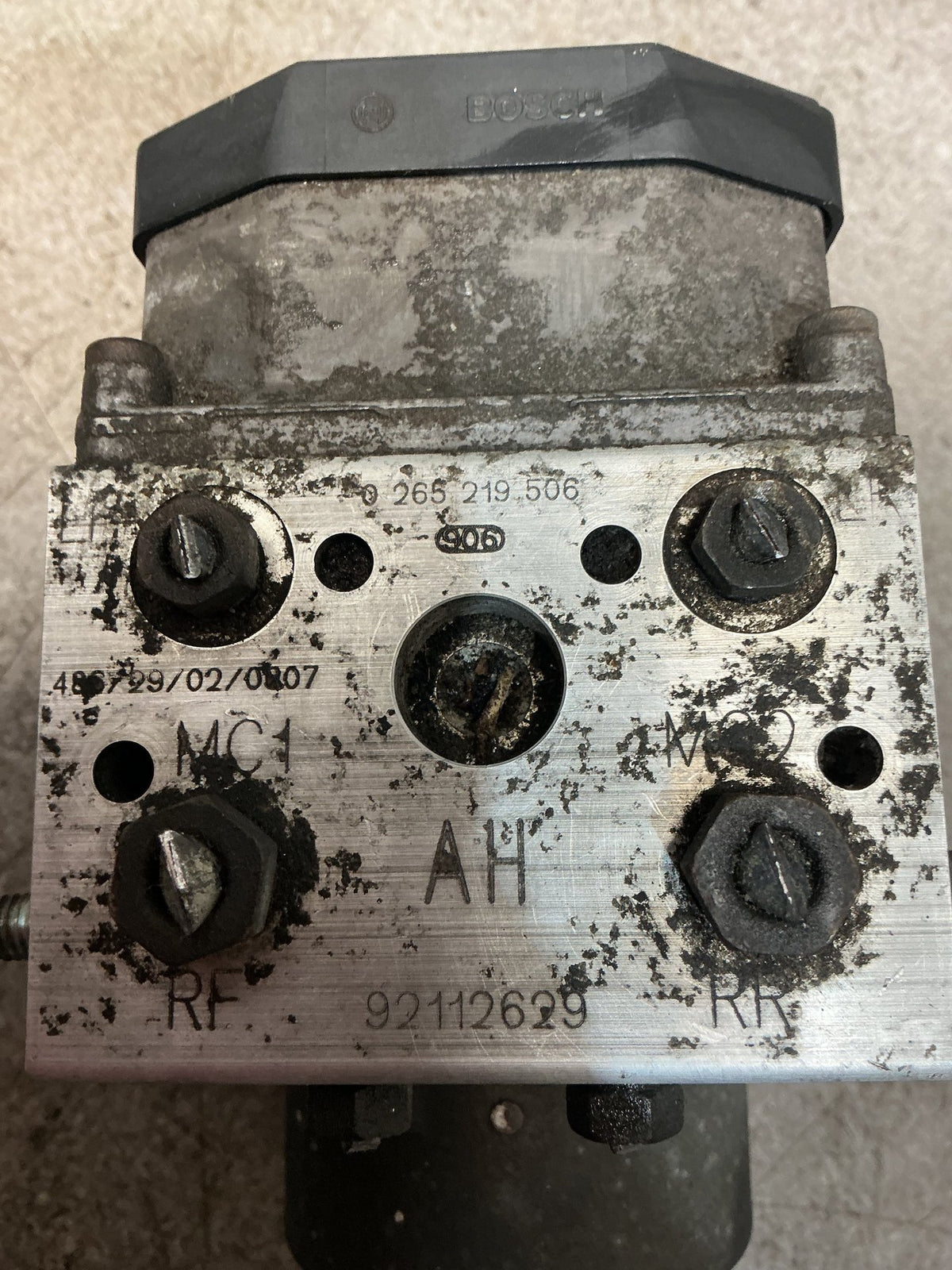 2004 Holden Adventra VY- ABS Pump/Modulator- (TAG16805)