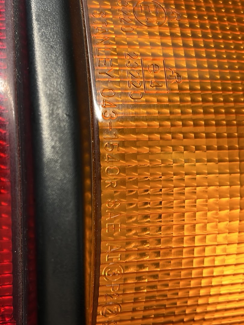 1997-2000 Mitsubishi Pajero II NL- Right Tailgate Light- (TAG7455)