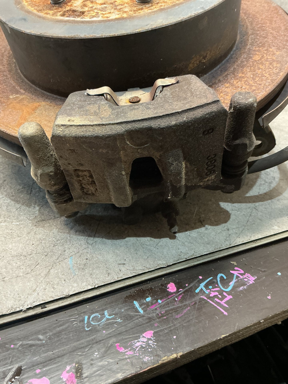 2007 Mitsubishi Delica CV5W- Left Rear Hub Assembly- (TAG15416)