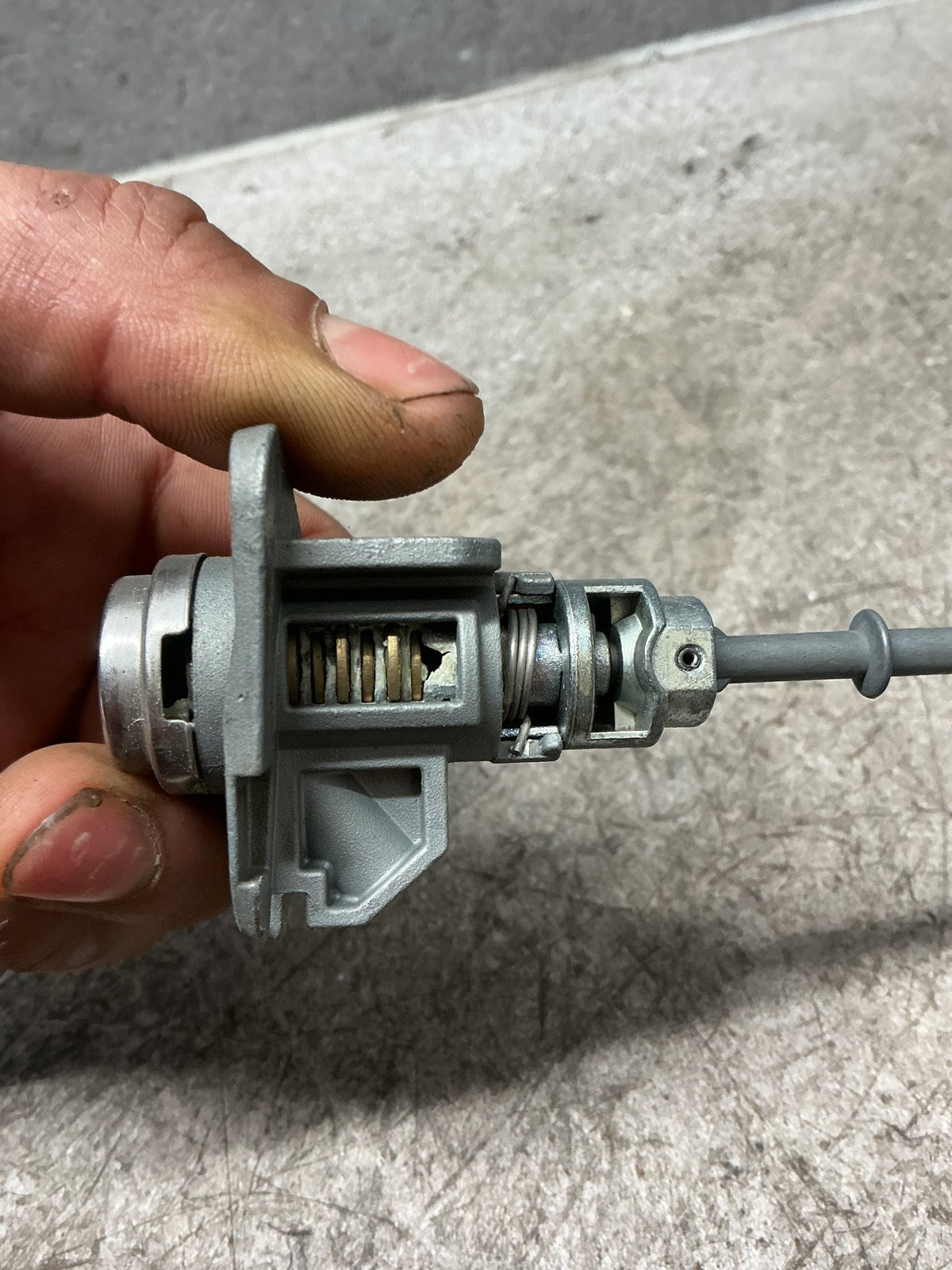 2014 Hyundai Santa Fe - Right Front Door Lock Barrel - (TAG18208)