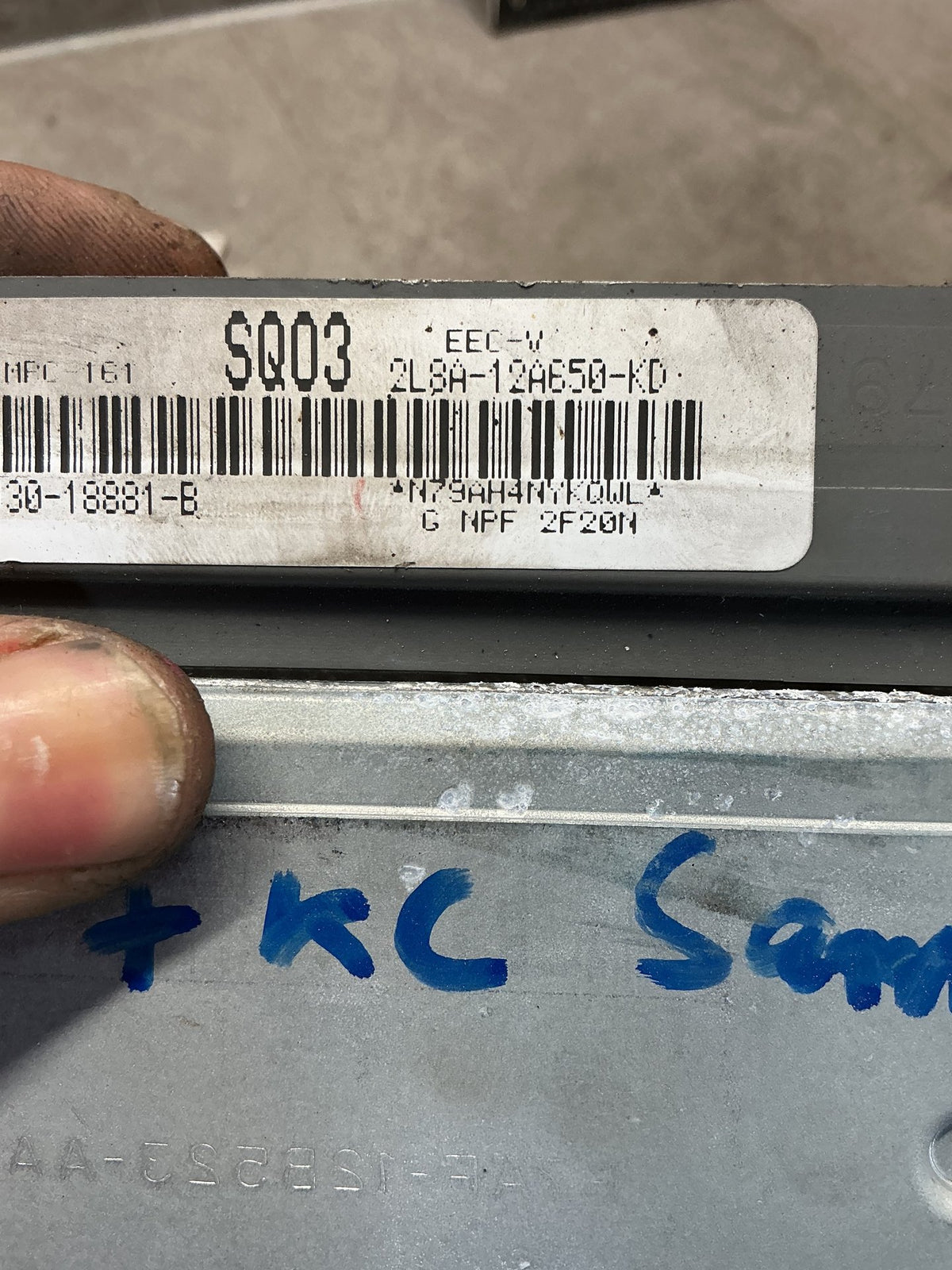 2001-2010 Ford Escape- ECU- (TAG14179)