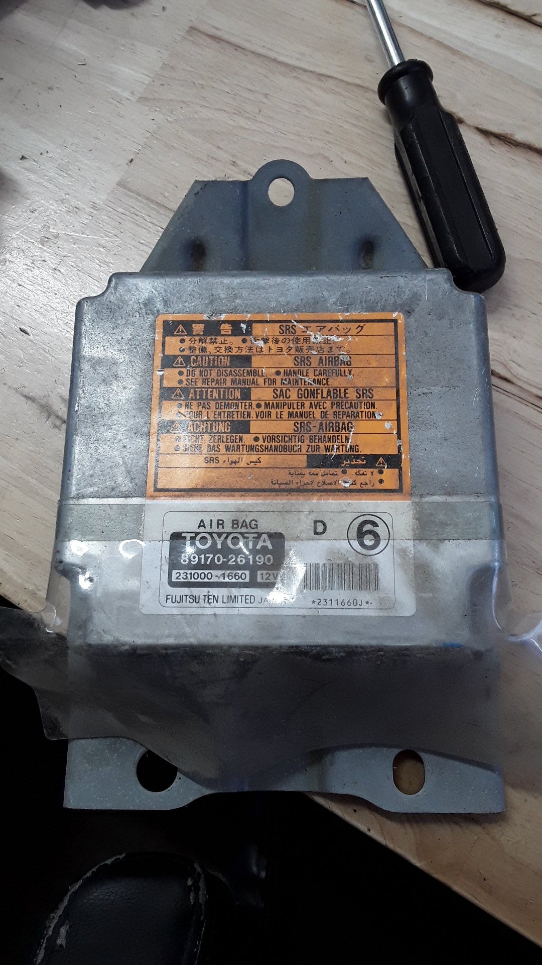 1989-1998 Toyota Hiace LH113- Airbag Module- (TAG933) PN: 8917026190