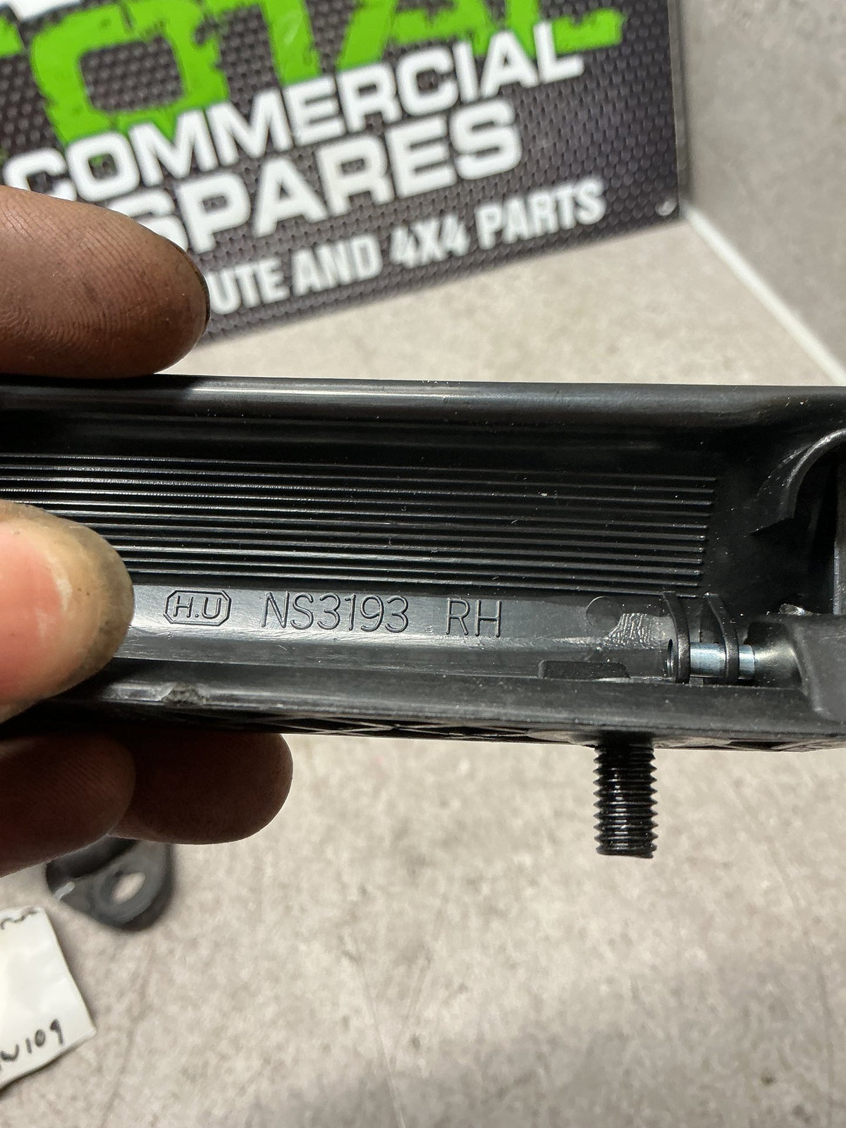1997 Nissan Navara D21- Right Front Door Exterior Handle- (TAG13577) PN: NS3193