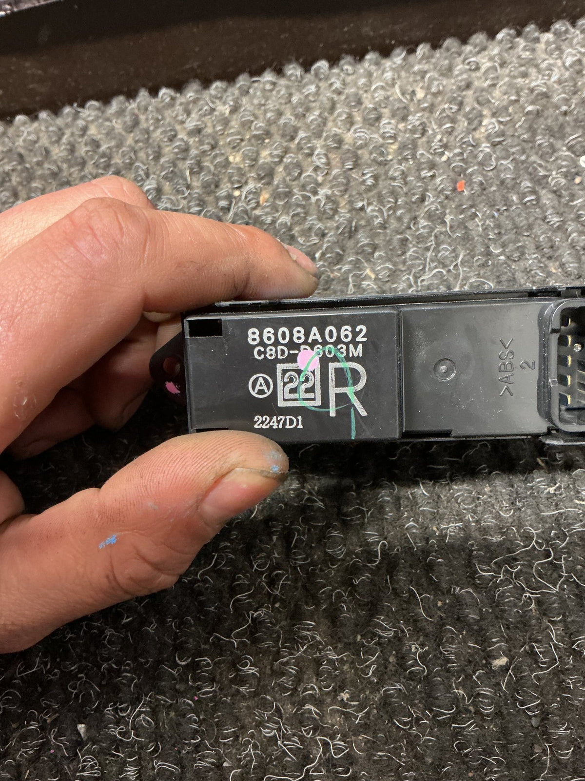2005-2012 Mitsubishi Outlander II CW*W- Right Rear Window Switch- (TAG10510)