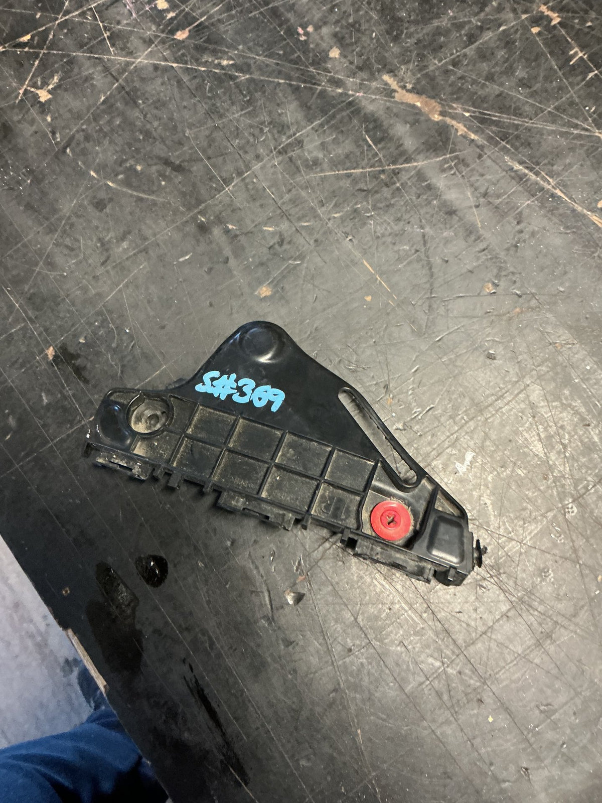 2017 Toyota Hilux - Right Front Bumper Retainer - (TAG18560)