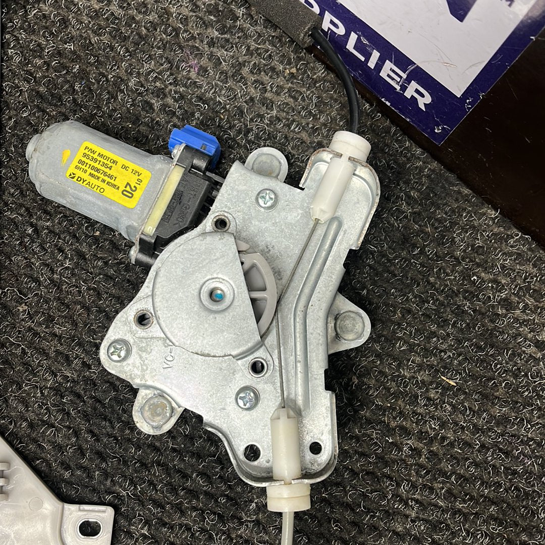 2017 Holden Captiva- Left Front Window Regulator/Motor- (TAG7938)