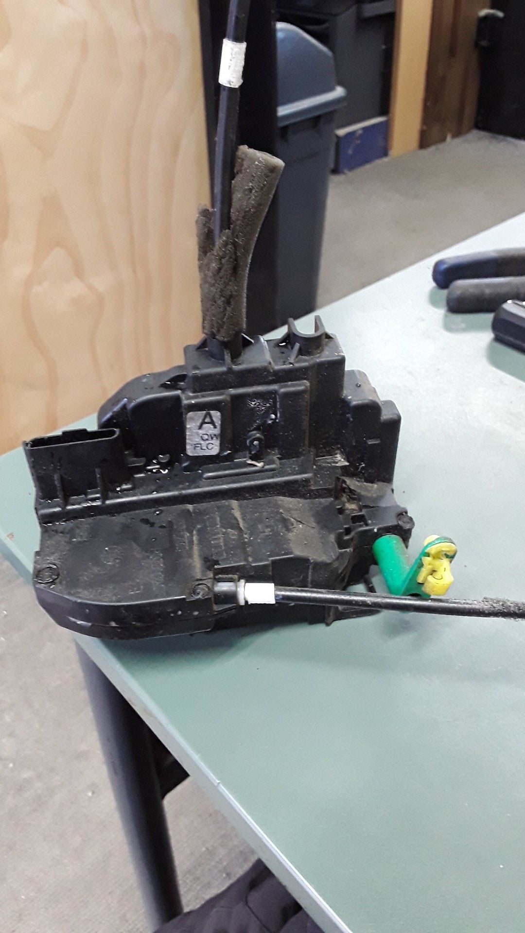 2005-2011 Nissan Navara D40 D40- Left Front Door Lock Actuator- (TAG2785)