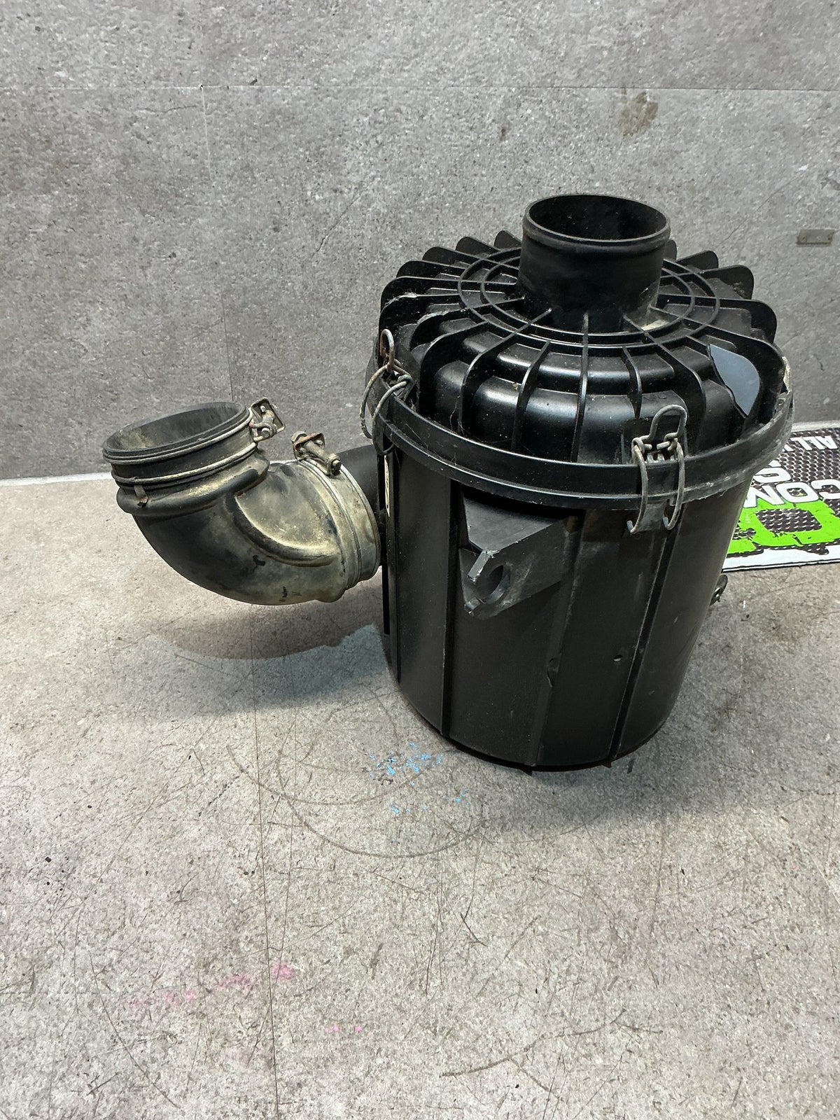1999-2006 Mazda B-Series UN- Air Cleaner Assembly EFI Air Box- (TAG15747)