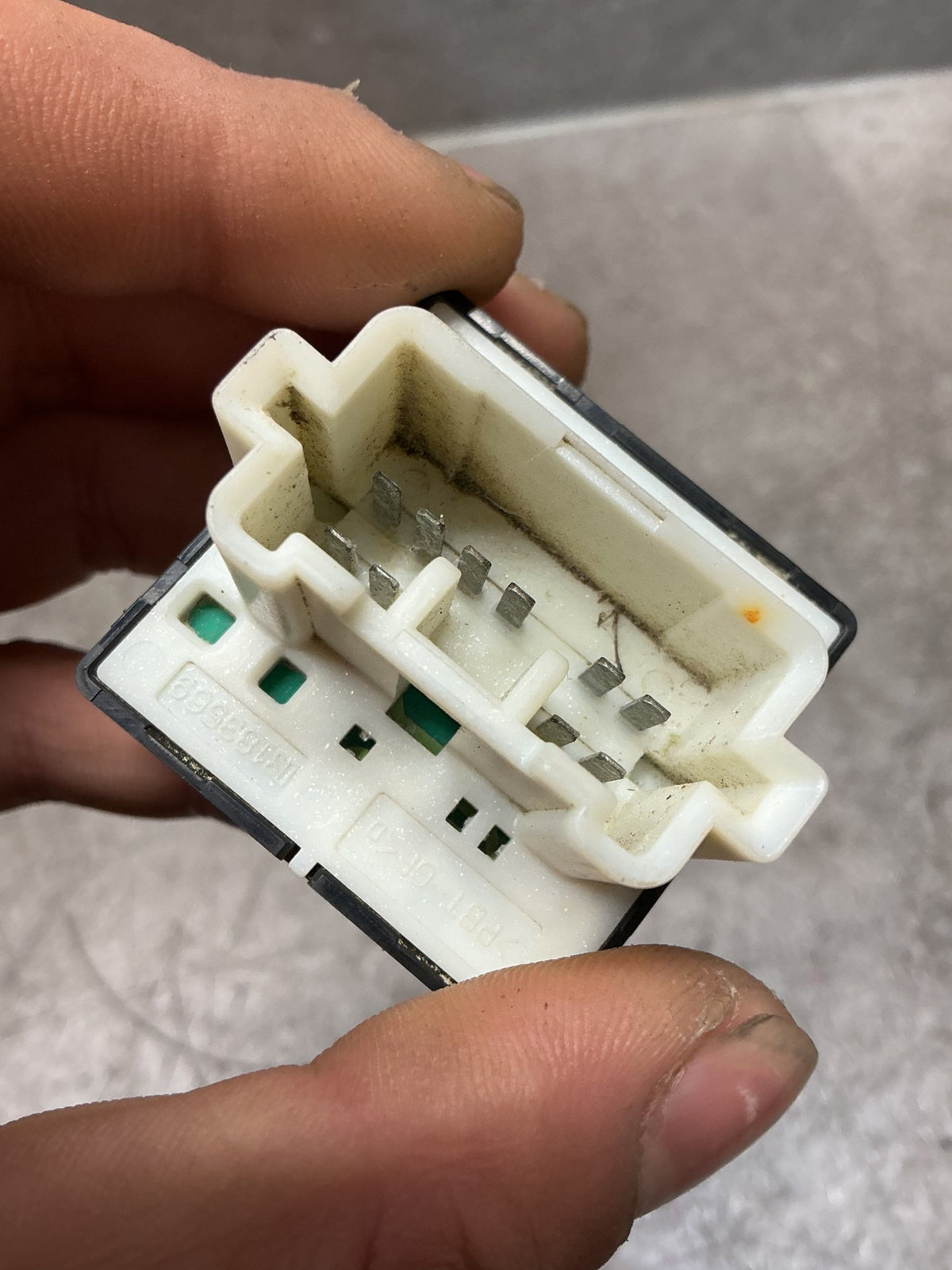 2021 Mitsubishi Outlander GF8 - Mirror Adjuster Switch - (TAG17620)
