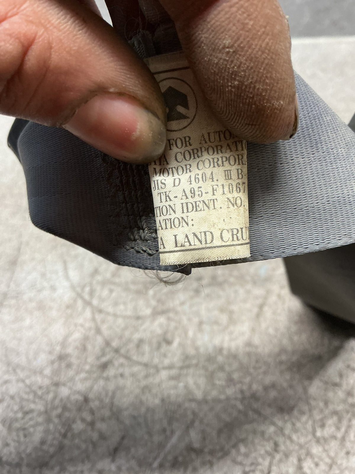 1995 Toyota Land Cruiser HDJ81 - Right Rear Seat belt - (TAG2391)