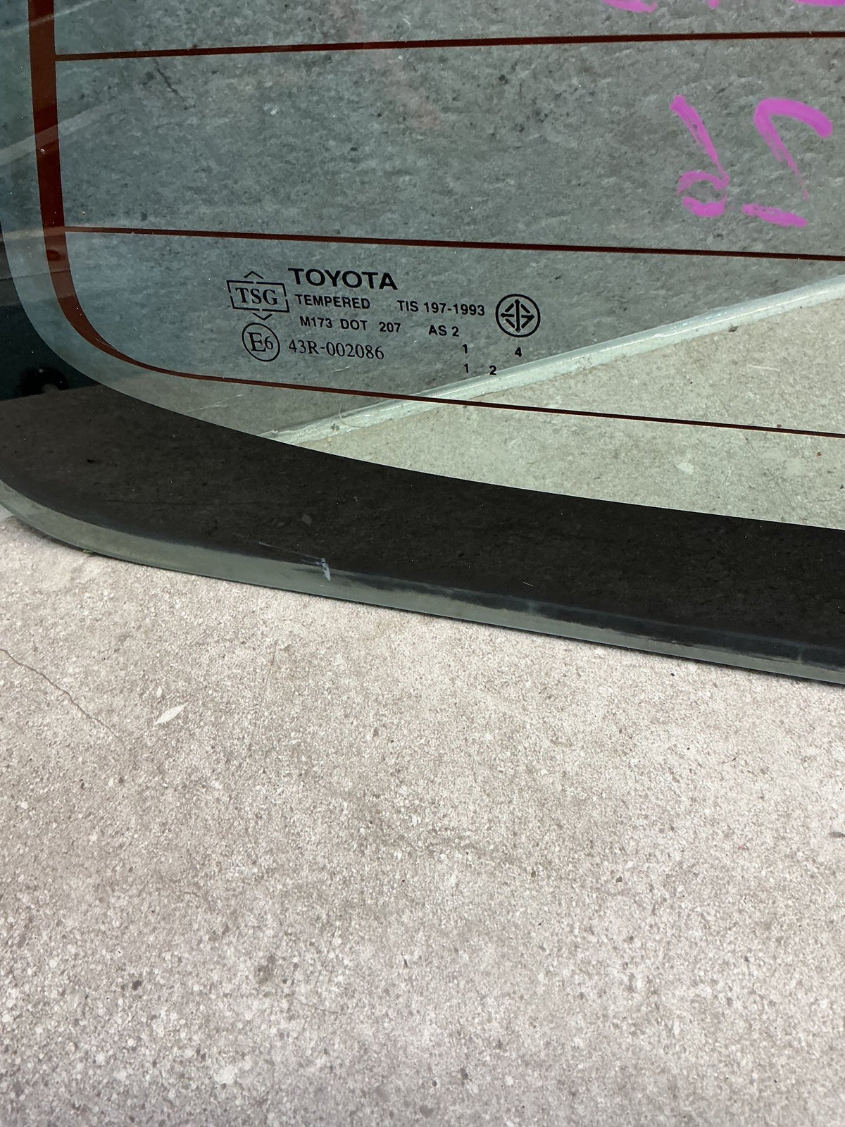 2005-2006 Toyota Hilux VII N20- Rear Screen Window- (TAG13674)