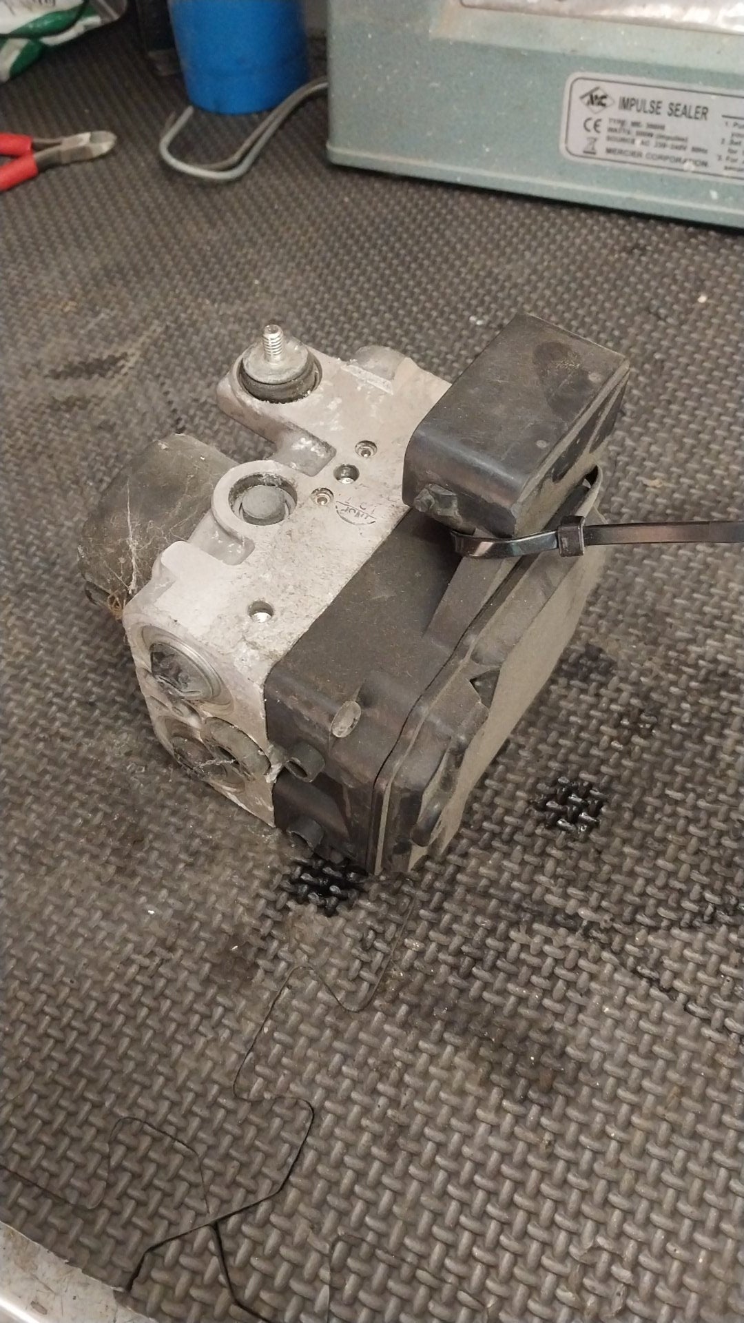 2000-2003 Toyota RAV4 ACA21- ABS Pump/Modulator- (TAG1046)