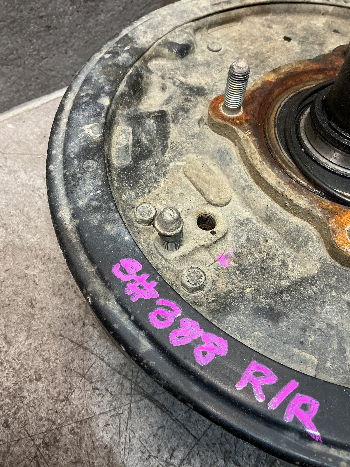 2006 Toyota Hilux - Right Rear ABS Axle - (TAG17817)