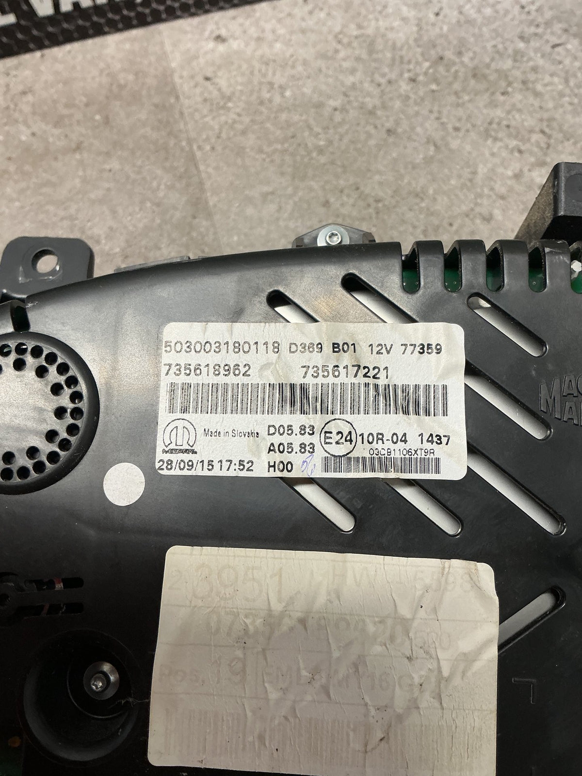 2016 Jeep Renegade B1- Instrument Cluster- (TAG12328) PN: 735618962