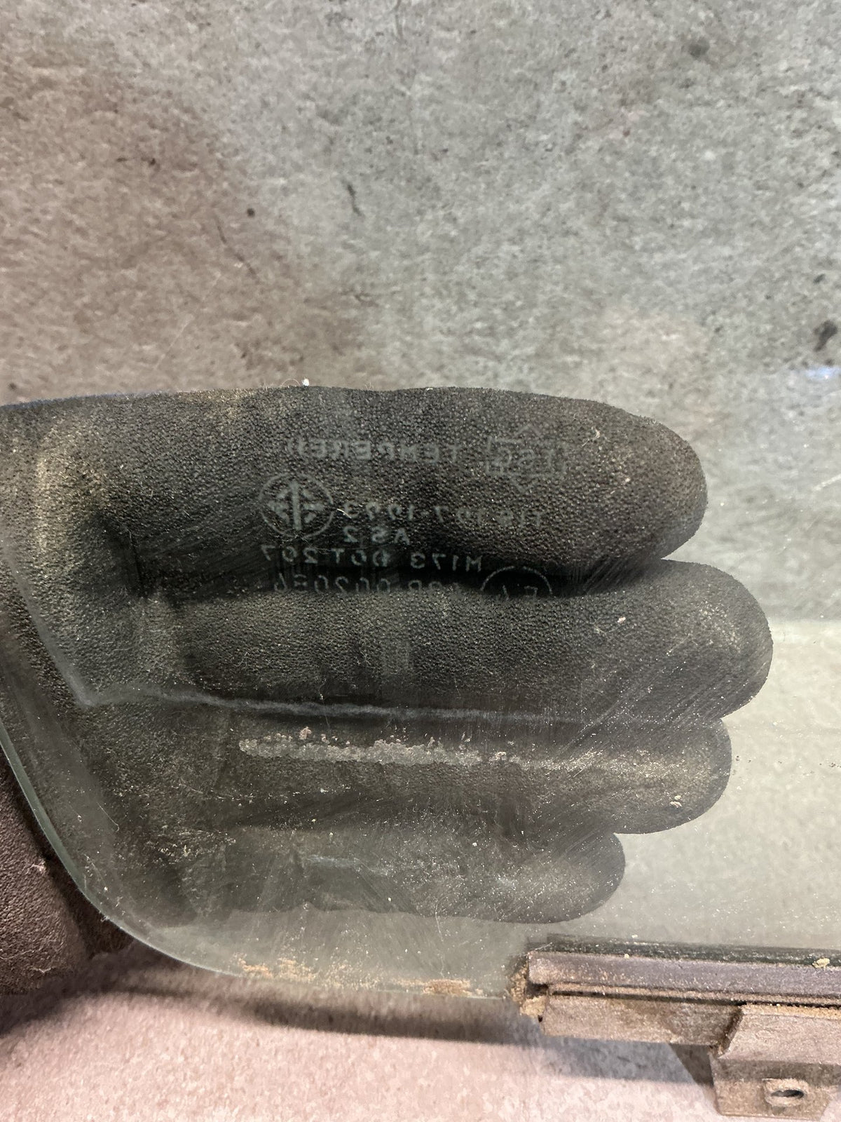 1996 Mitsubishi Challenger K67 - Right Front Door Glass - (TAG18985)