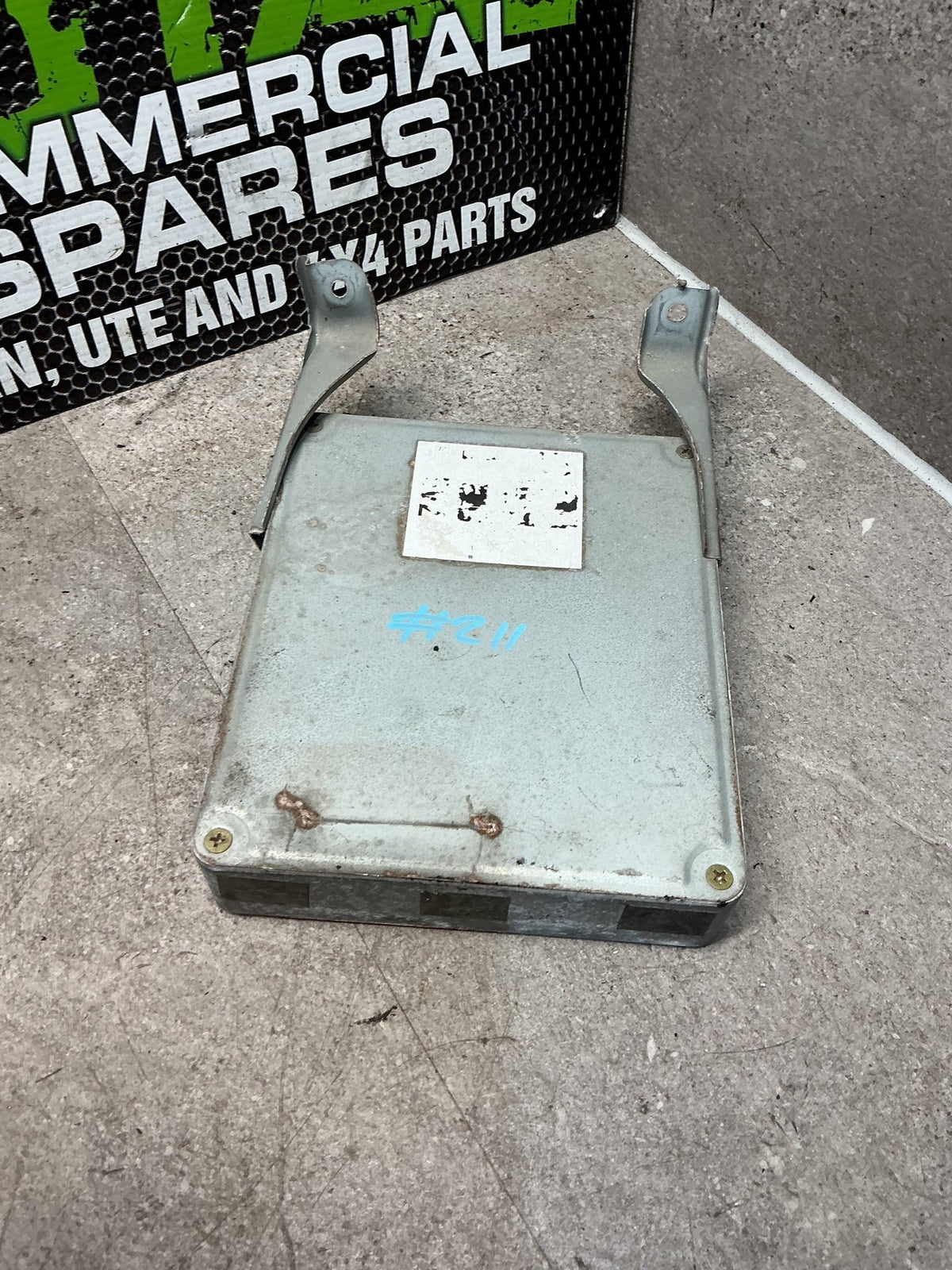1995-2002 Toyota Hilux III N180- ECU- (TAG12782)