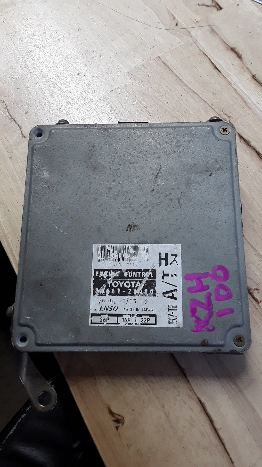 1993-2004 Toyota Hiace KZH100- ECU- (TAG944)
