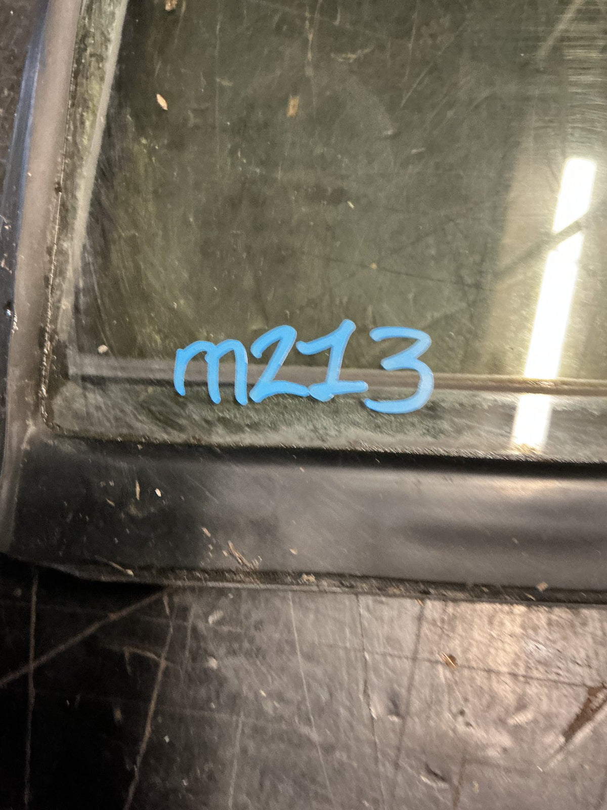 2000-2003 Mitsubishi Pajero v75 - Right Rear Quarter Door Glass - (TAG18662)