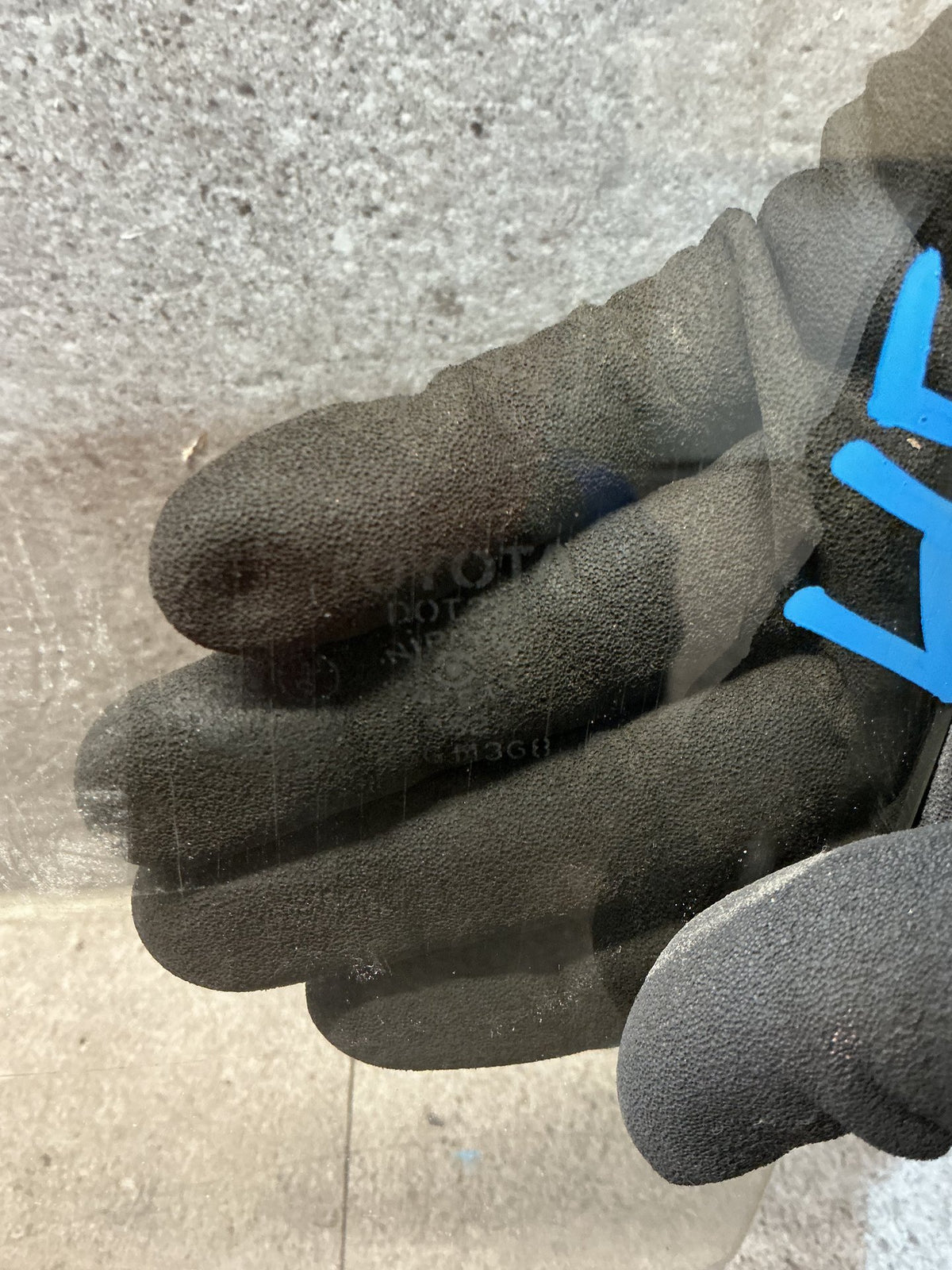 1995 Toyota Hilux Surf KZN130 - Left Front Door Glass - (TAG19040)