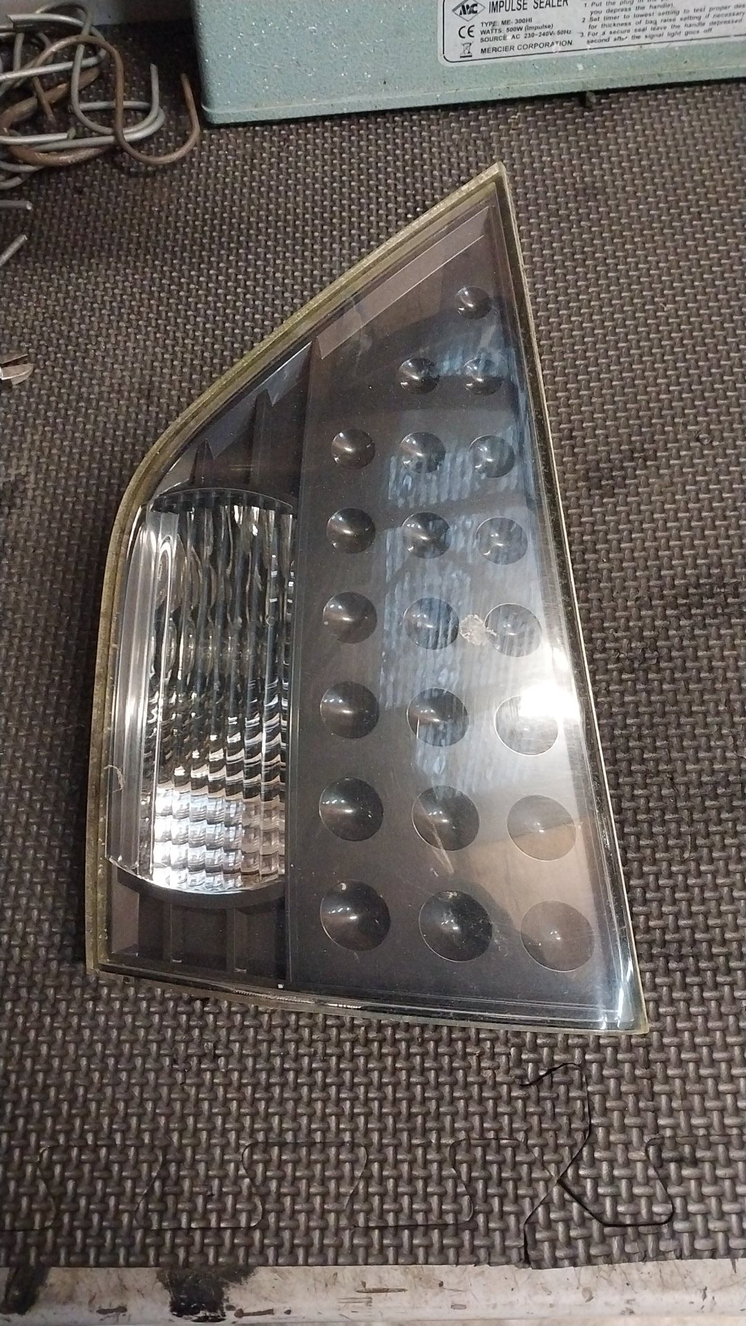 2009-2012 Mitsubishi Outlander II CW*W- Right Tailgate Light- (TAG1247) PN: 1146356RH