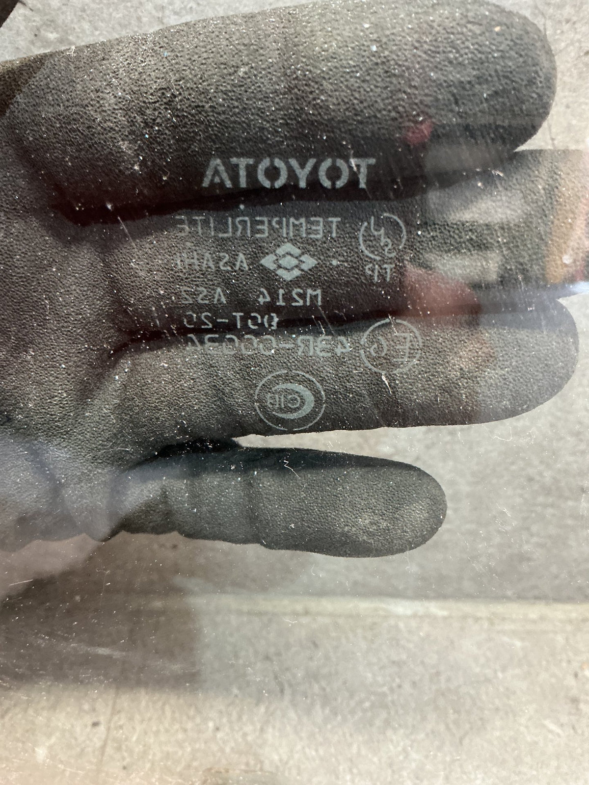 1992-2004 Toyota Hiace H100 LH100 - Right Front Door Glass - (TAG19069)