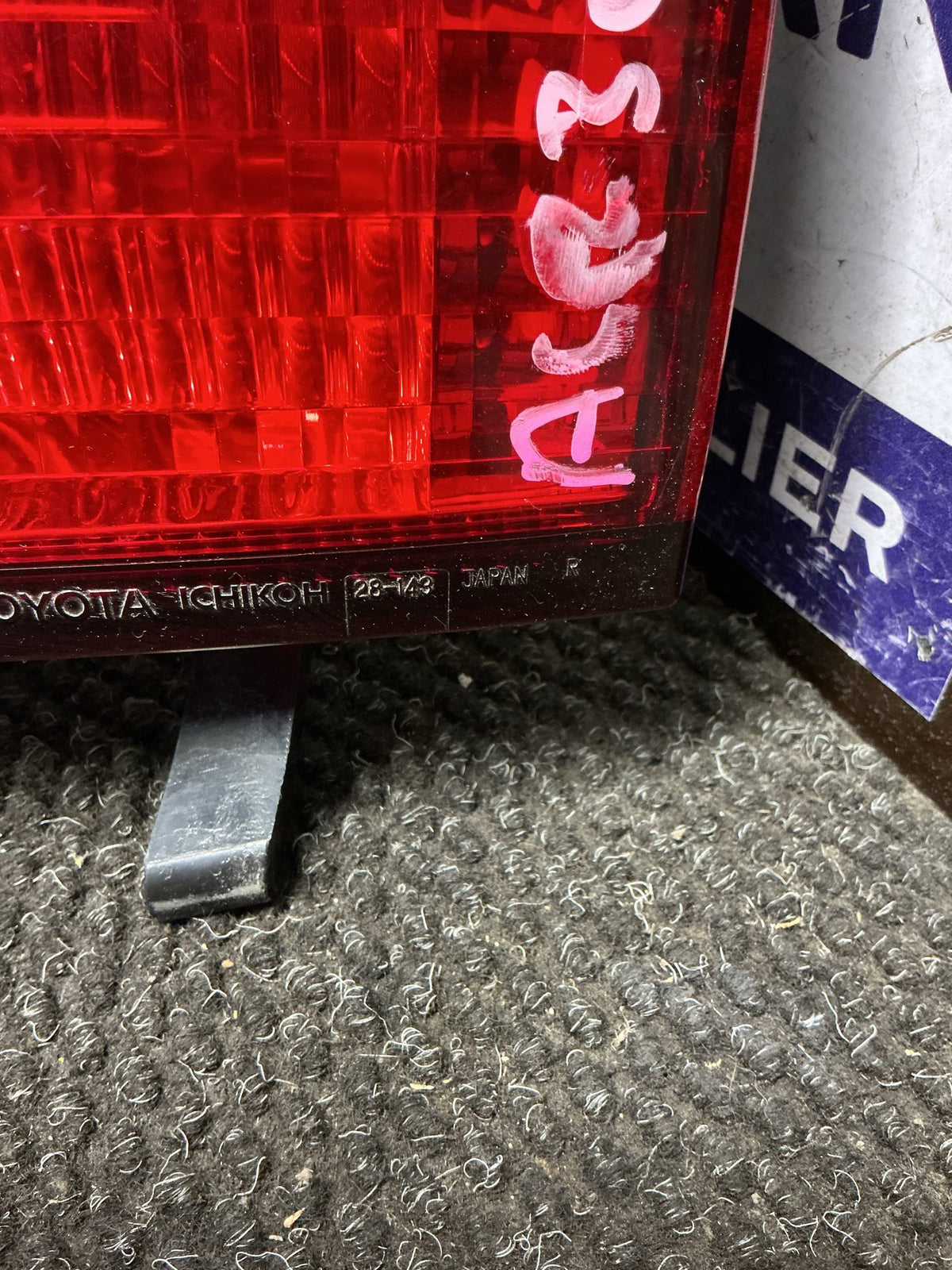 2000 Toyota Estima ACR30- Right Tailgate Light- (TAG9901)