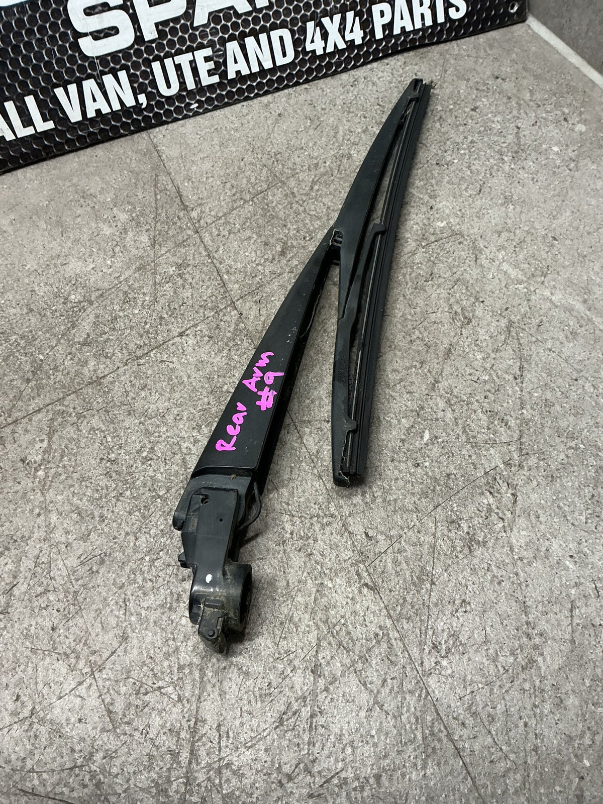 2007-2014 Toyota Highlander U40- Rear Wiper Arm- (TAG15303)