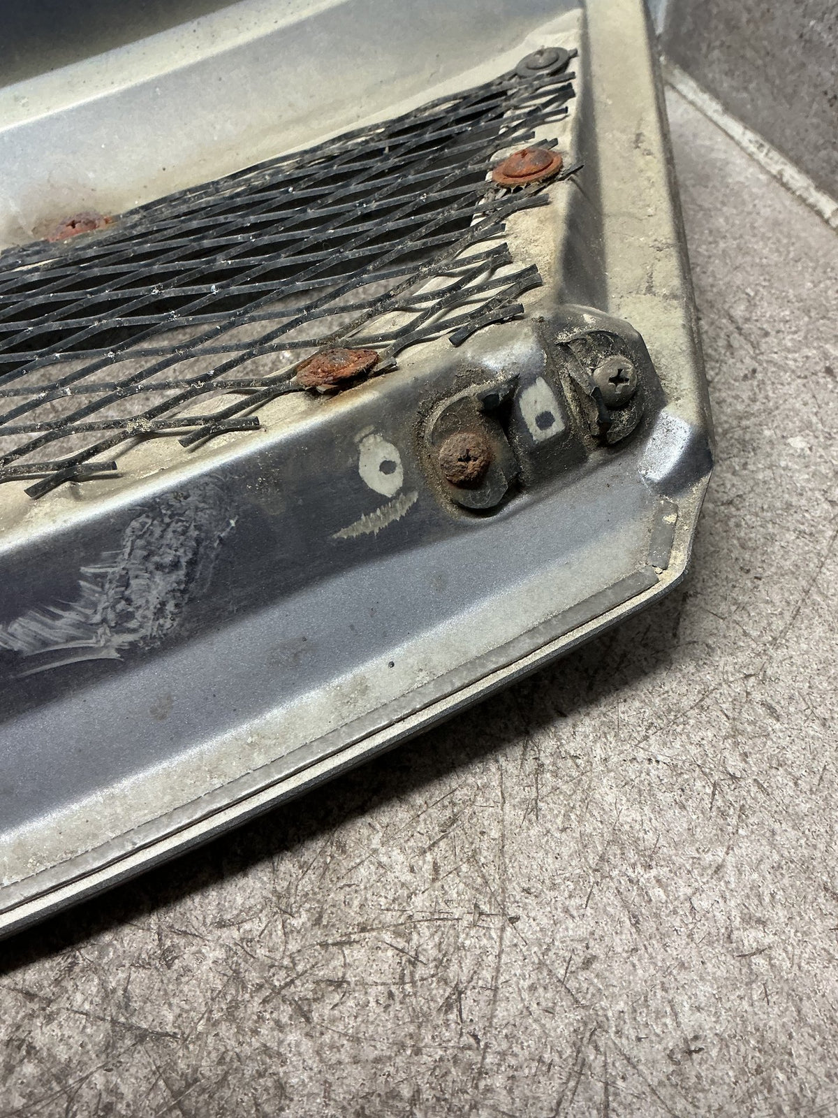 2007 Mitsubishi Outlander - Front Grille - (TAG18177)