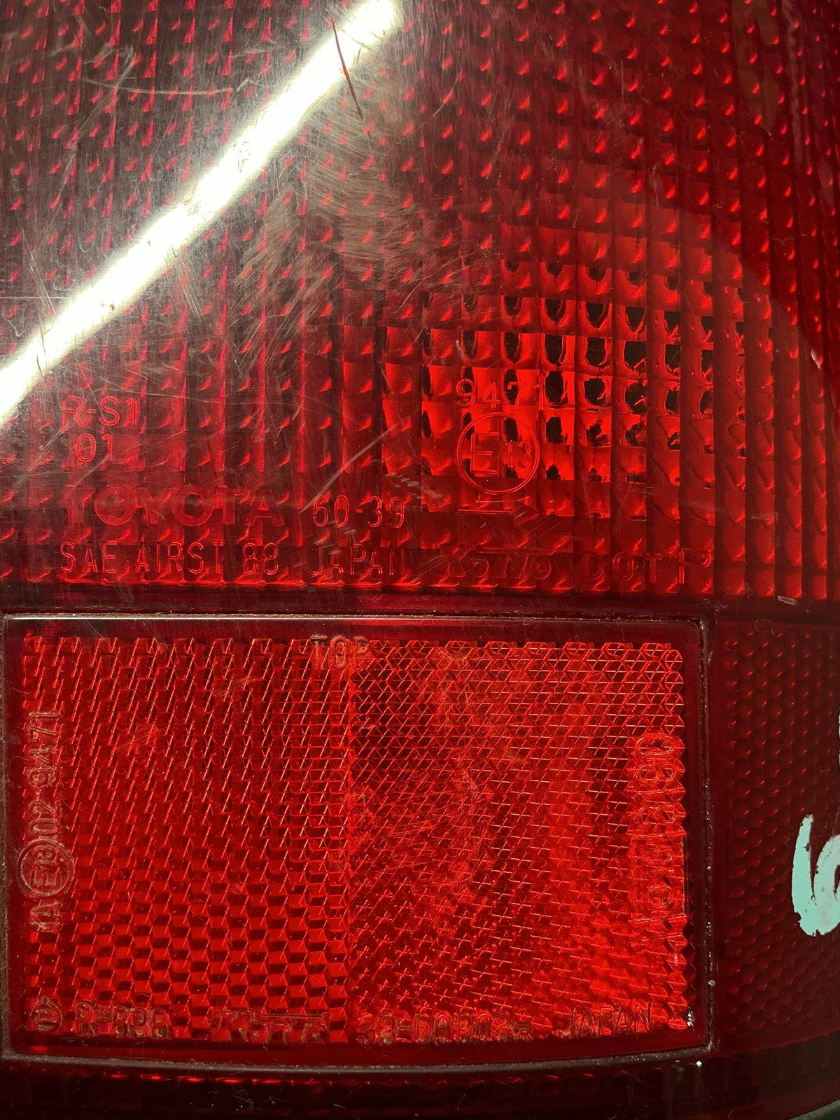 1995 Toyota Land Cruiser HDJ81- Right Taillight- (TAG9875) PN: 63-39