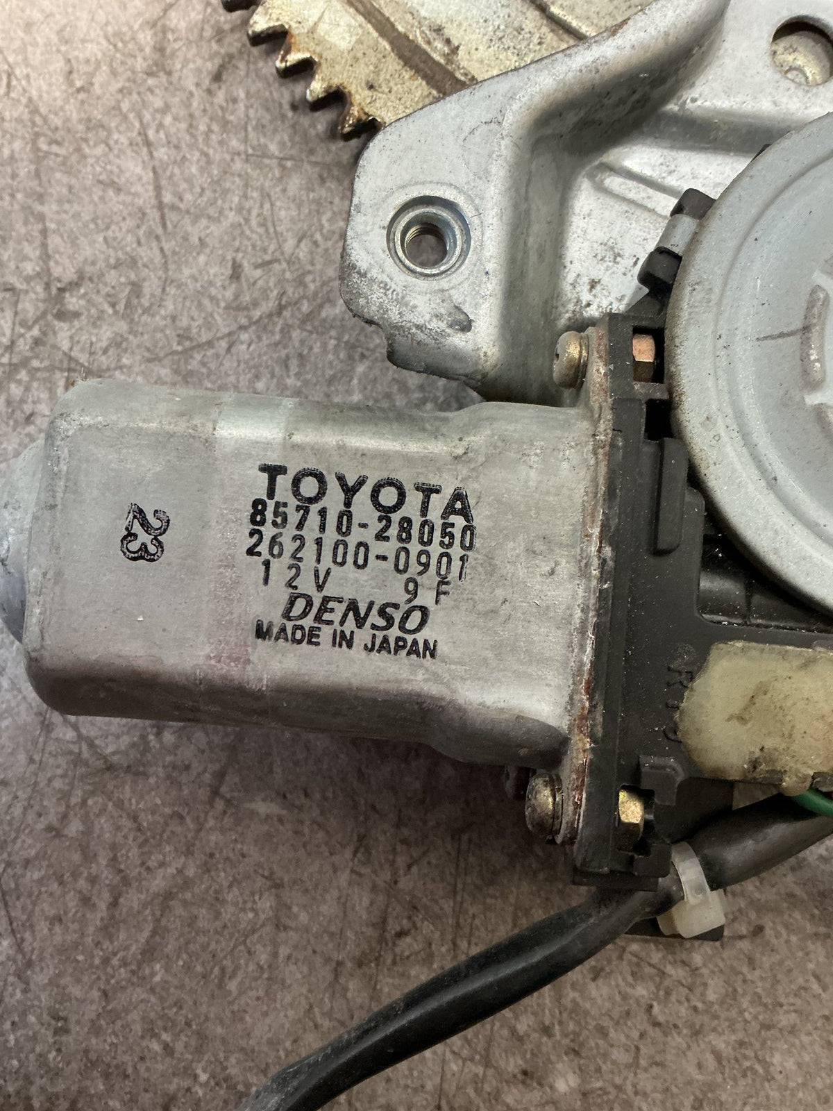 2004 Toyota Estima ACR30 - Right Rear Window Regulator/Motor - (TAG16141)