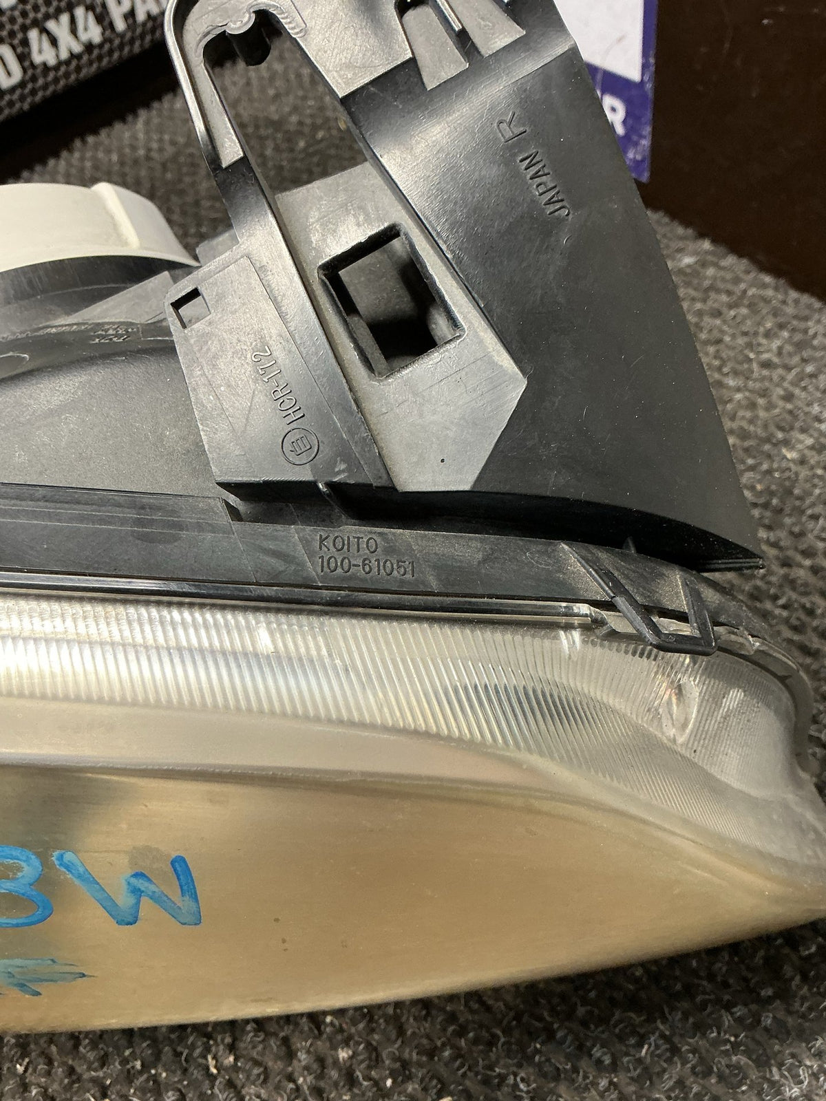 2004 Mazda Tribute EP- Right Headlight- (TAG9587)