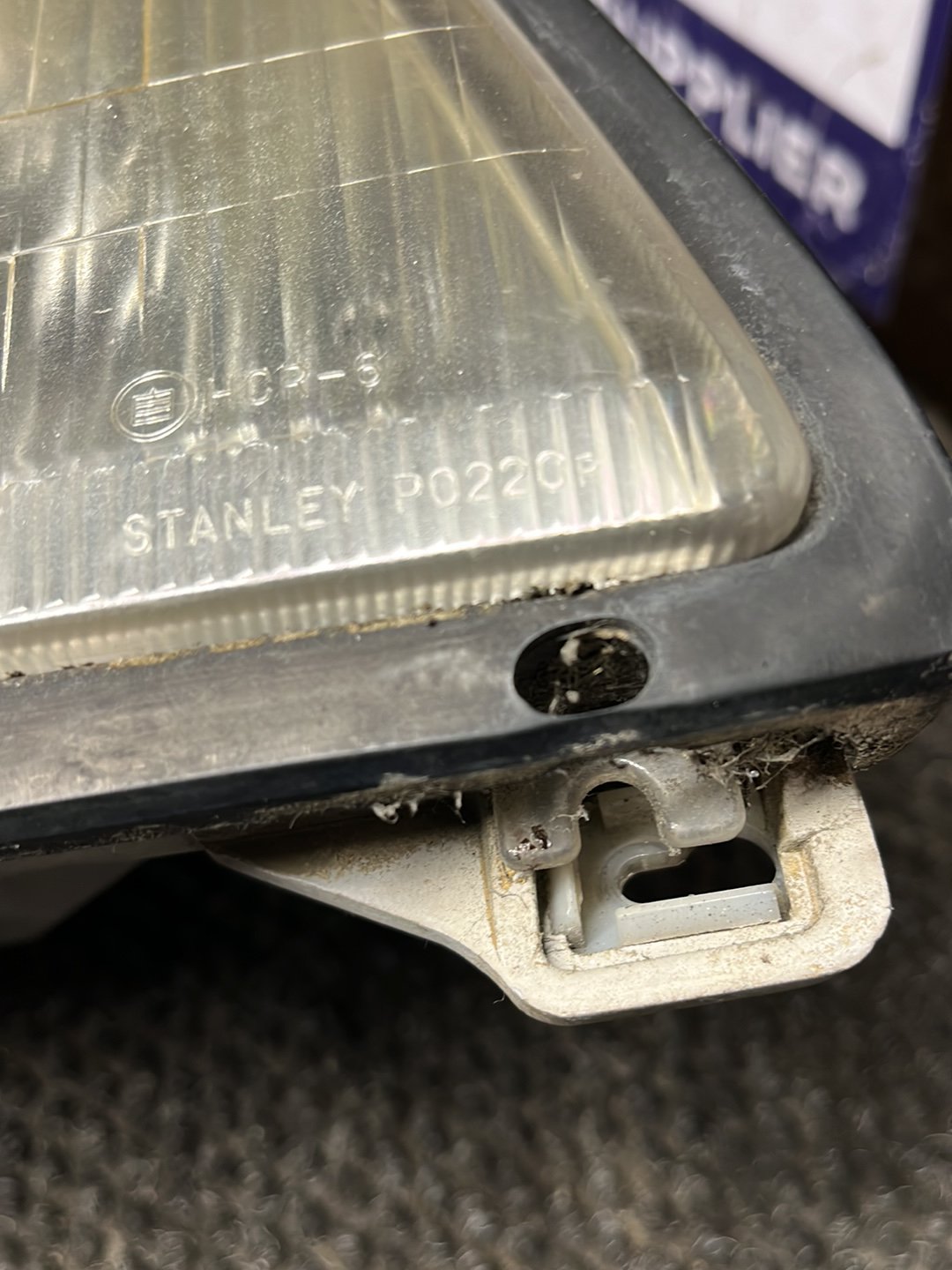 2002 Mazda Bongo Van SK- Right Headlight- (TAG9194) PN: P0220R