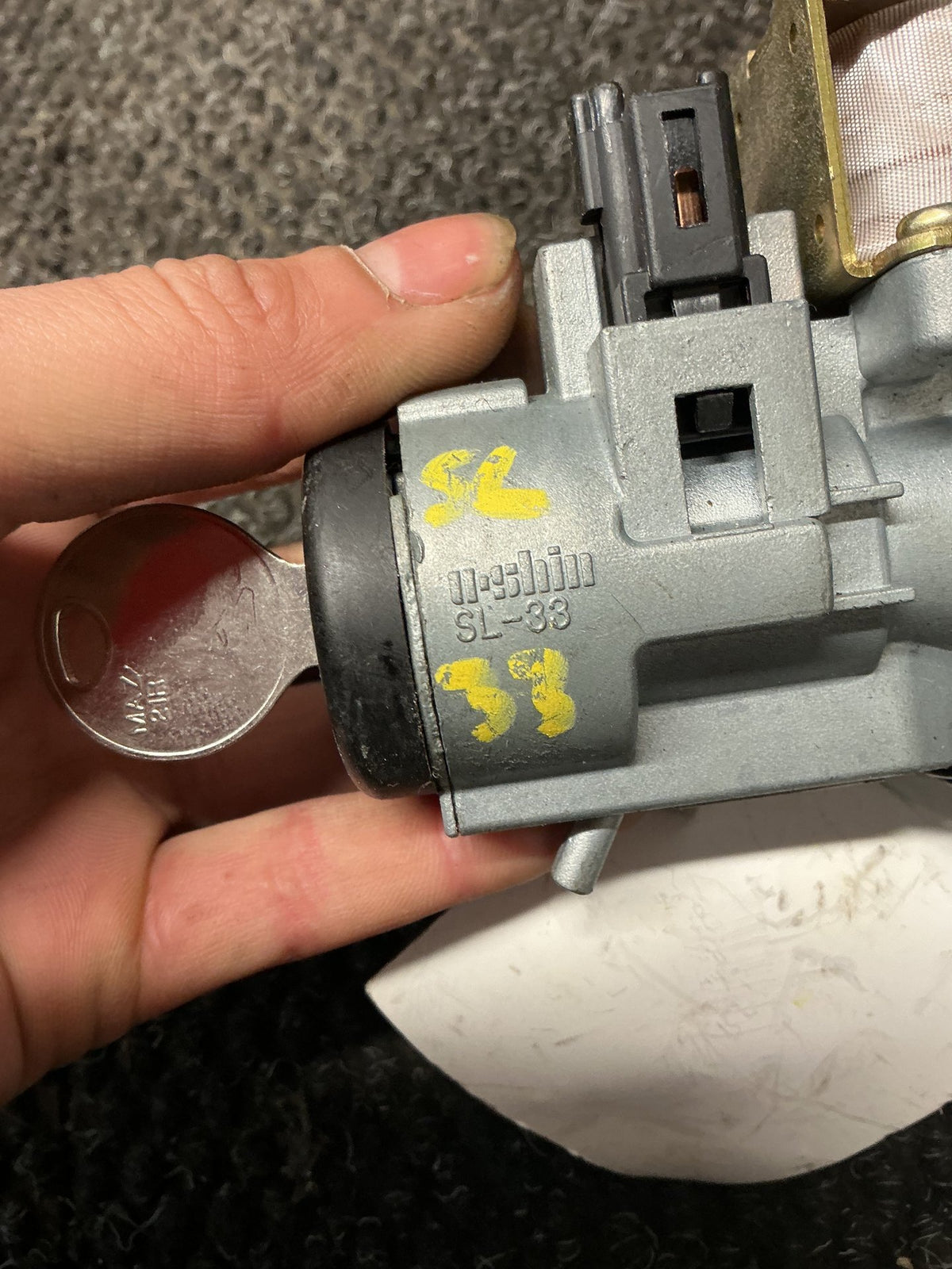 2004 Mazda MPV LW 0W070- Ignition With Key- (TAG10850)
