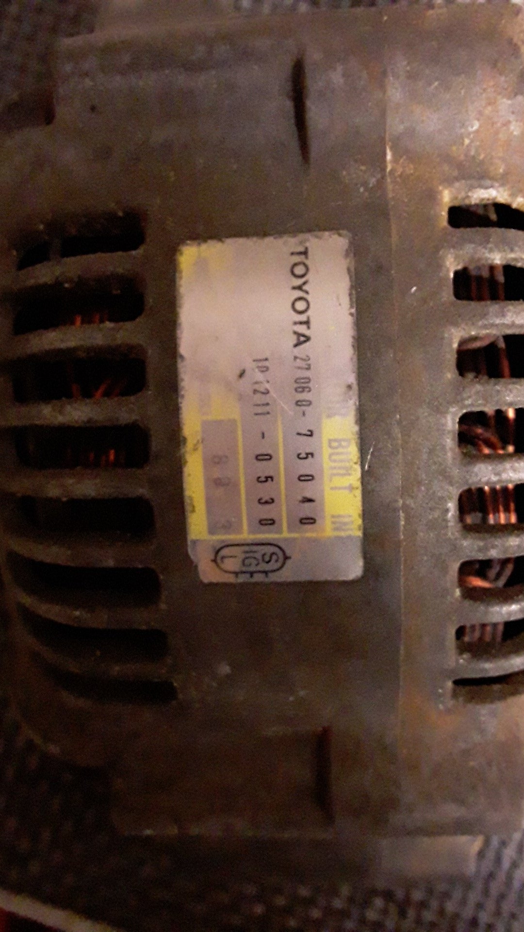 Toyota Hilux YN57- Alternator- (TAG481)