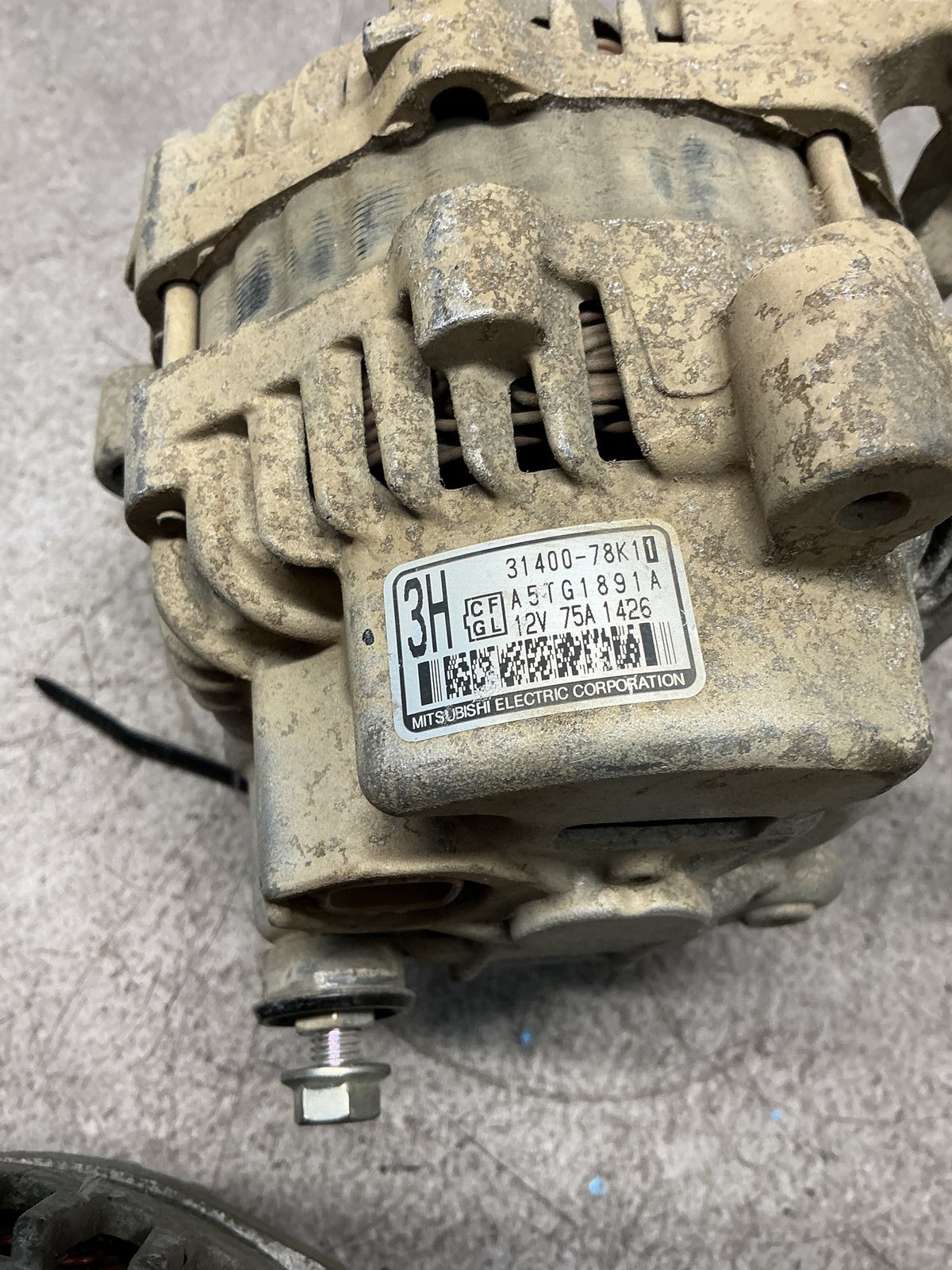 2011 Suzuki Vitara- Alternator- (TAG14897)