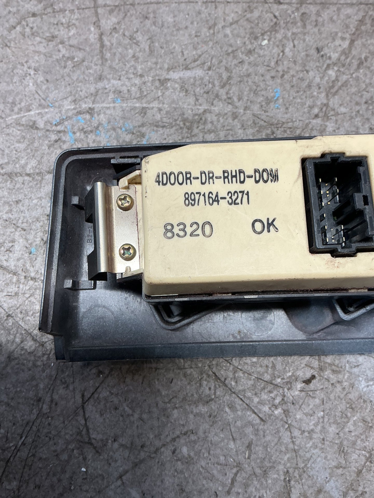 1995 Isuzu Bighorn UBS69GW- Master Power Window Switch- (TAG16383)
