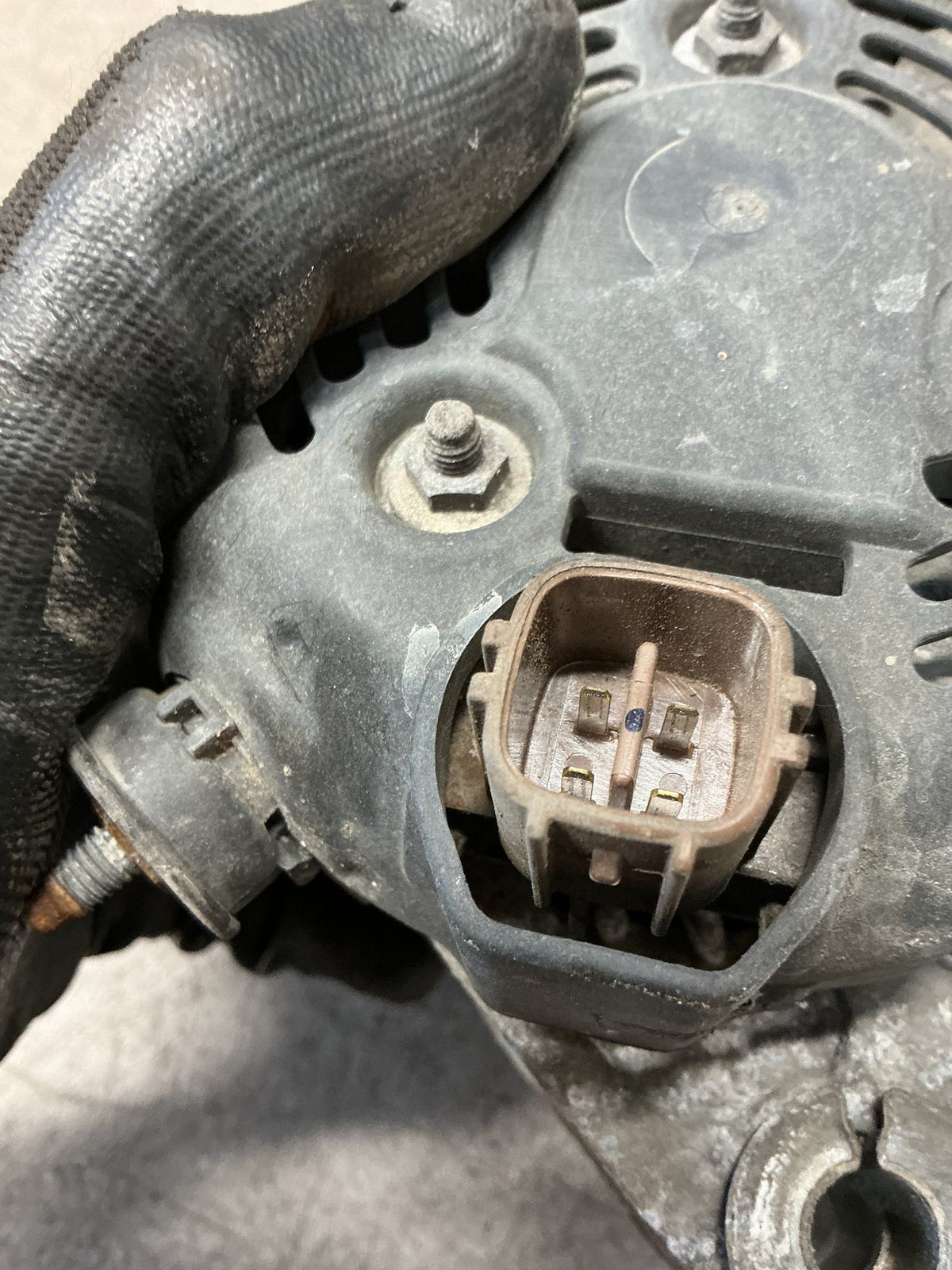 2014 Toyota Hilux- Alternator- (TAG14071)