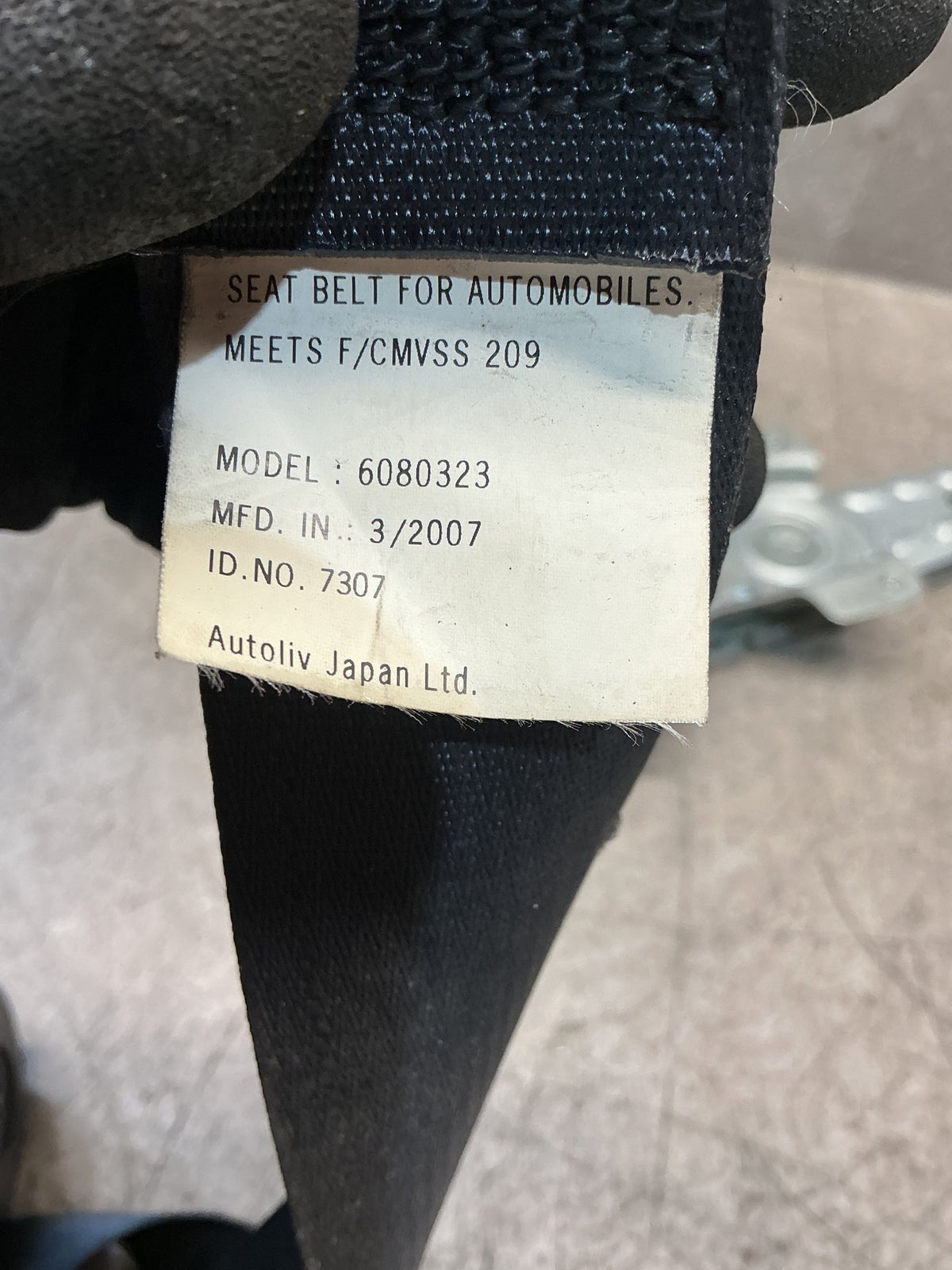 2007 Mitsubishi Delica CV5W - Left Rear Seat Belt - (TAG17707)