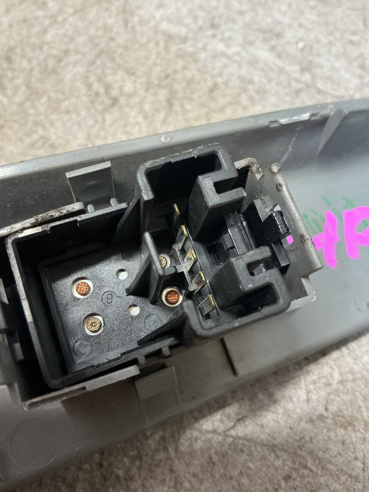 2006 Toyota Hilux- Left Rear Window Switch- (TAG16760)