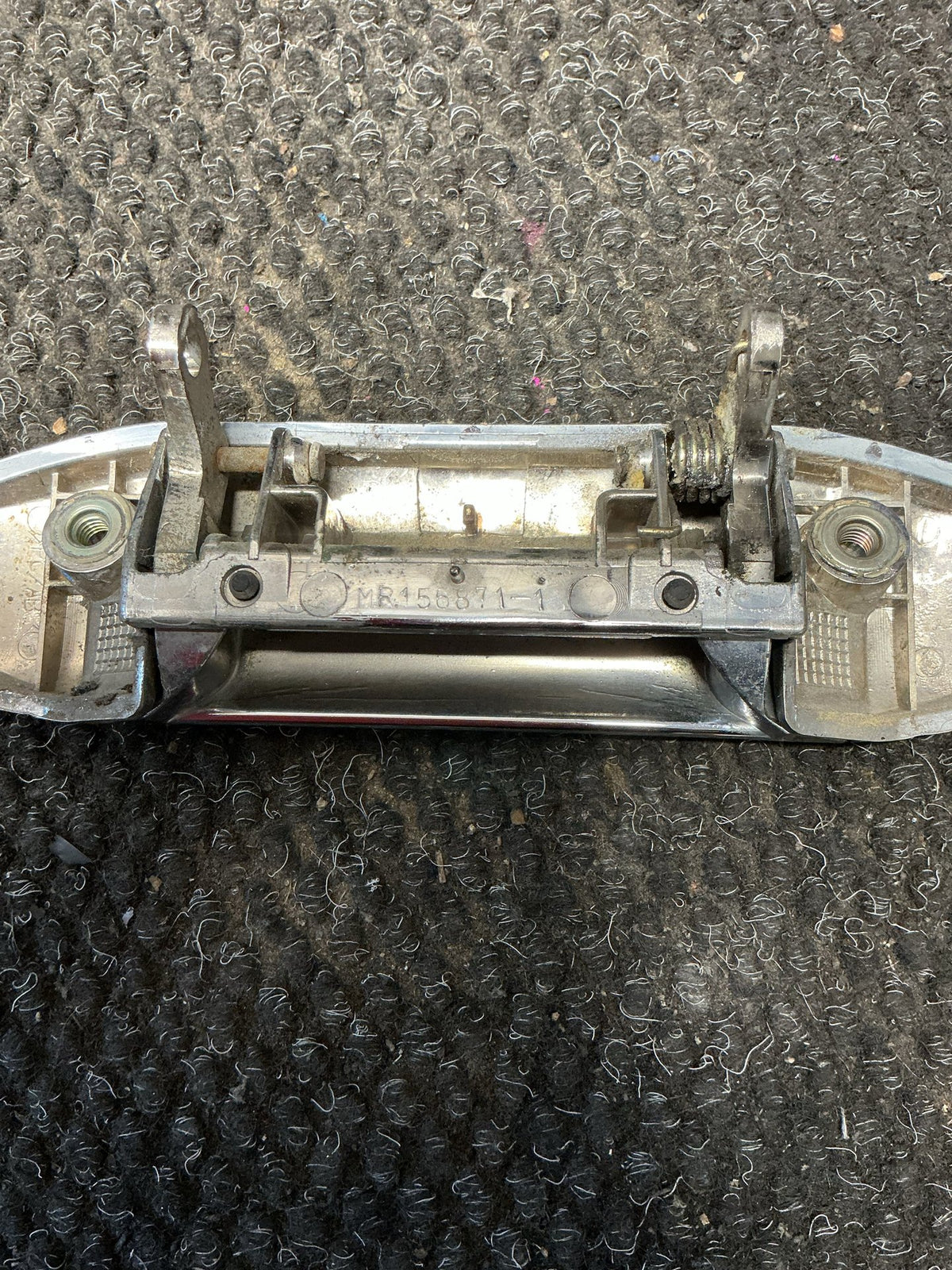 1994-1999 Mitsubishi Pajero II V2*C- Left Front Door Exterior Handle- (TAG9704)