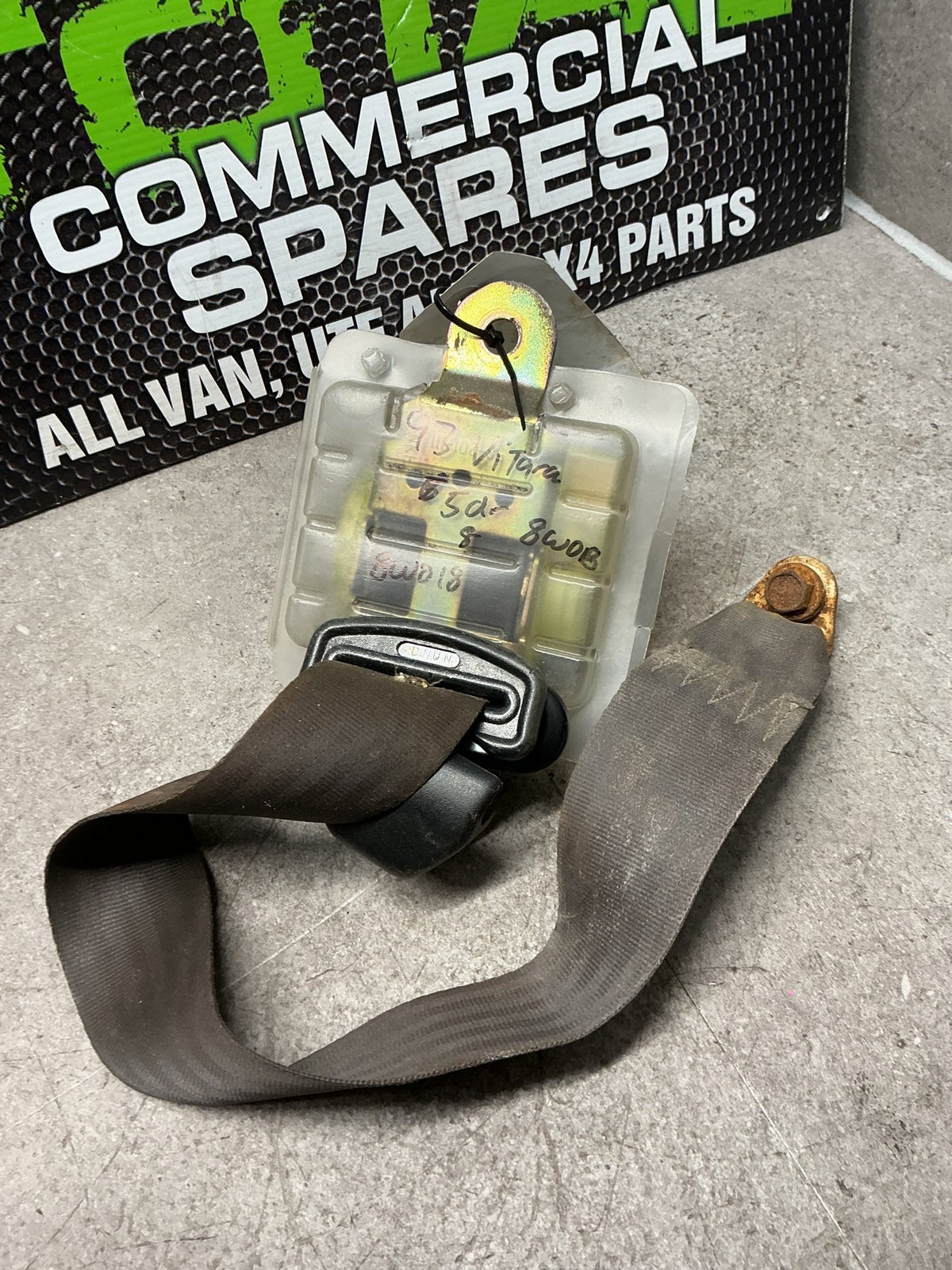 1993 Suzuki Vitara 8W018- Right Rear Seat belt- (TAG13604)