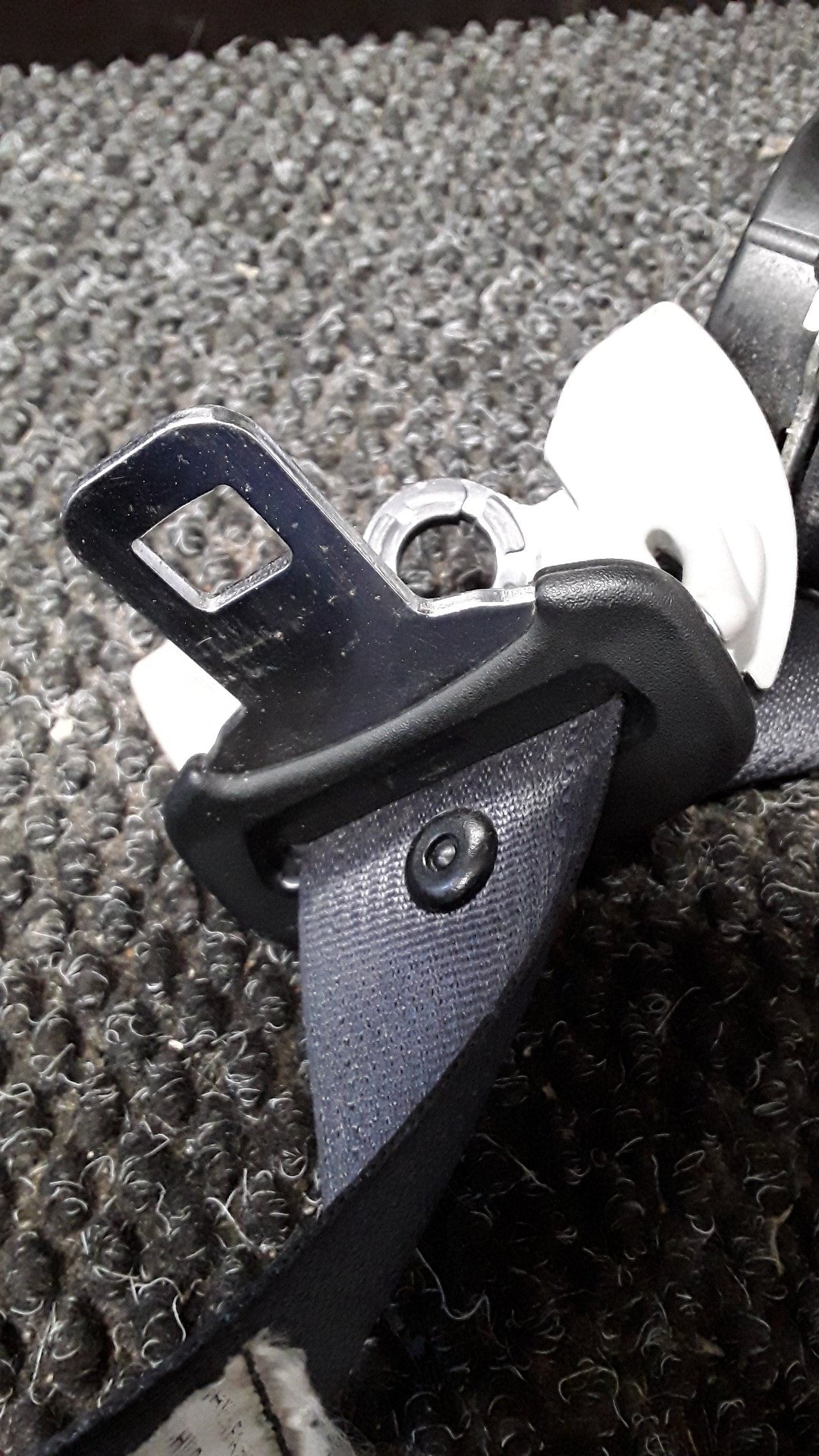 2005-2012 Mitsubishi Outlander II CW*W- Right Rear Seat belt- (TAG5836)