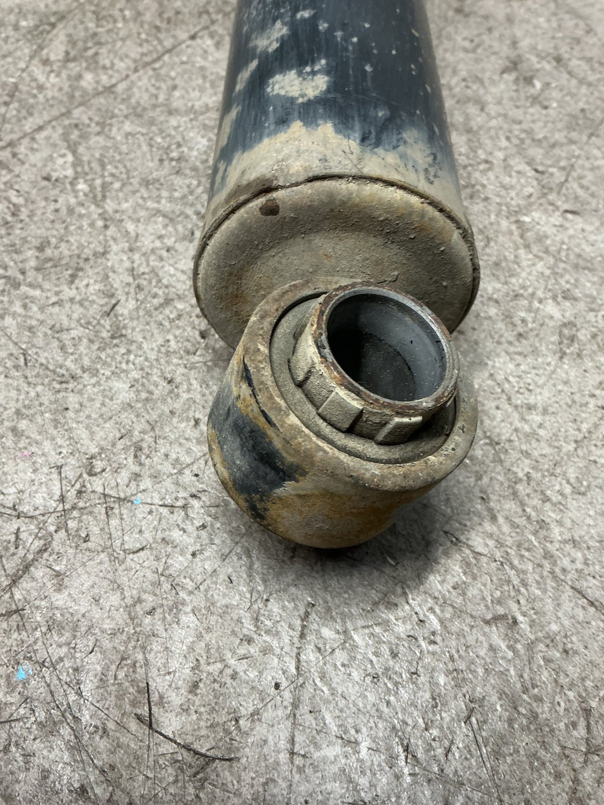 2010 Ford Ranger- Left Rear Shock Absorber- (TAG15387)