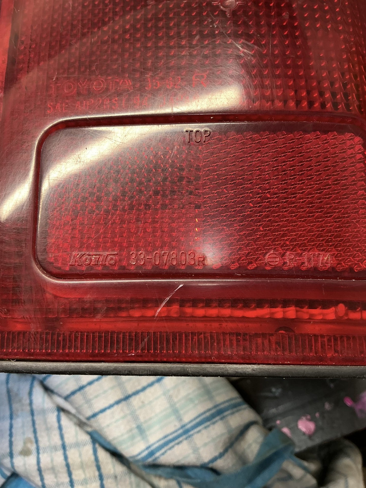 1998 Toyota Hilux III N180- Right Taillight- (TAG12791) PN: 33-0780R