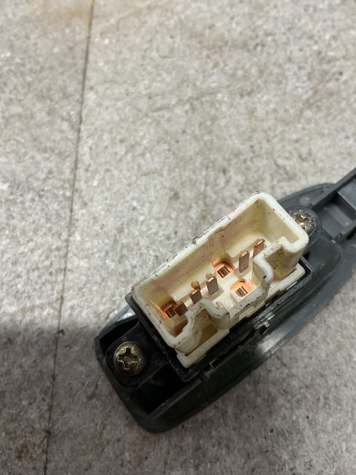 2004-2006 Ford Courier PH- Left Front Window Switch- (TAG14233)