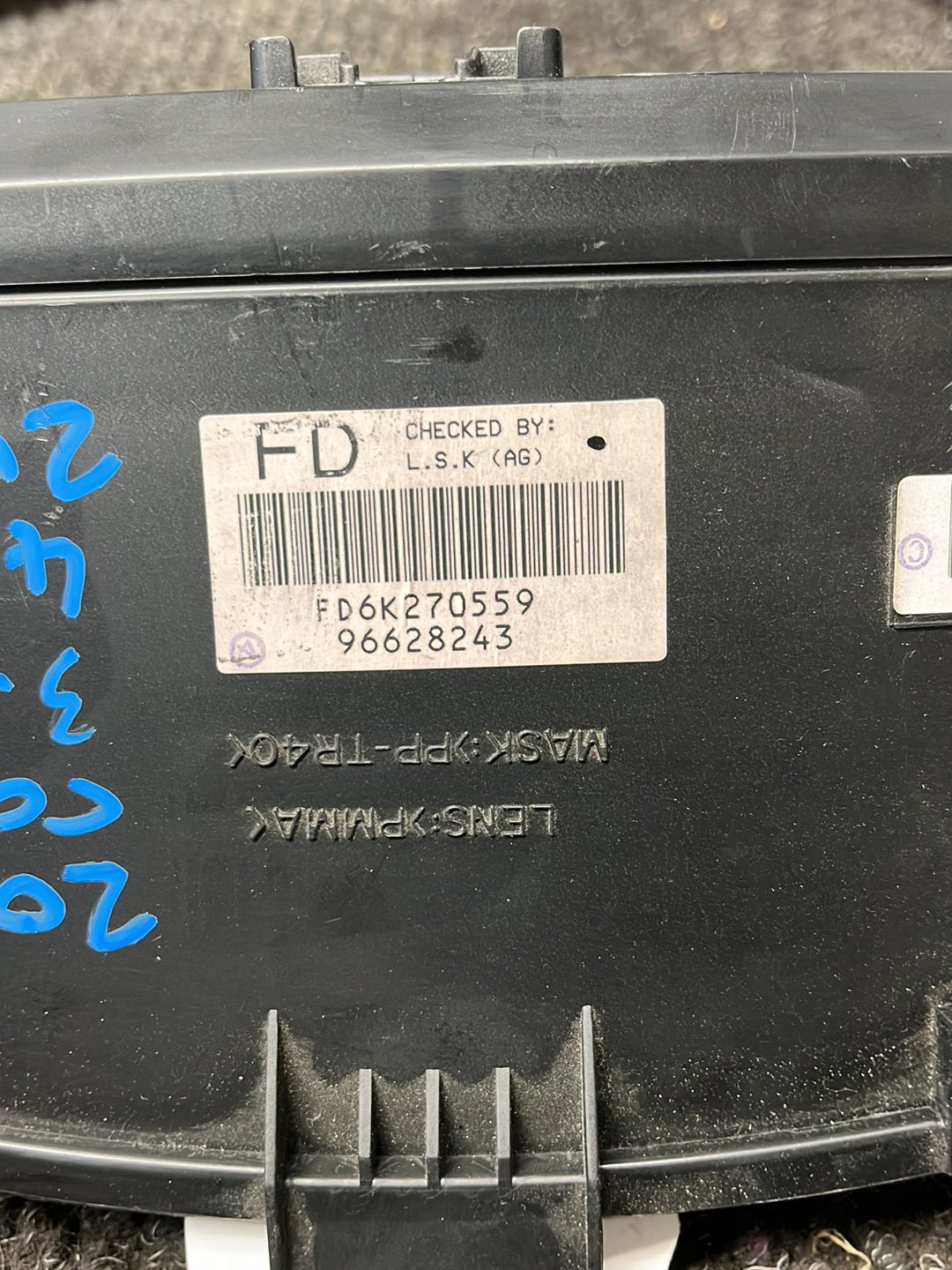 2007 Holden Captiva 7- Instrument Cluster- (TAG9049)