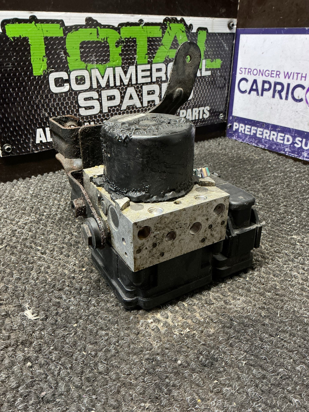 2009 Dodge Nitro KA- ABS Pump/Modulator- (TAG9775) PN: P52125441AE