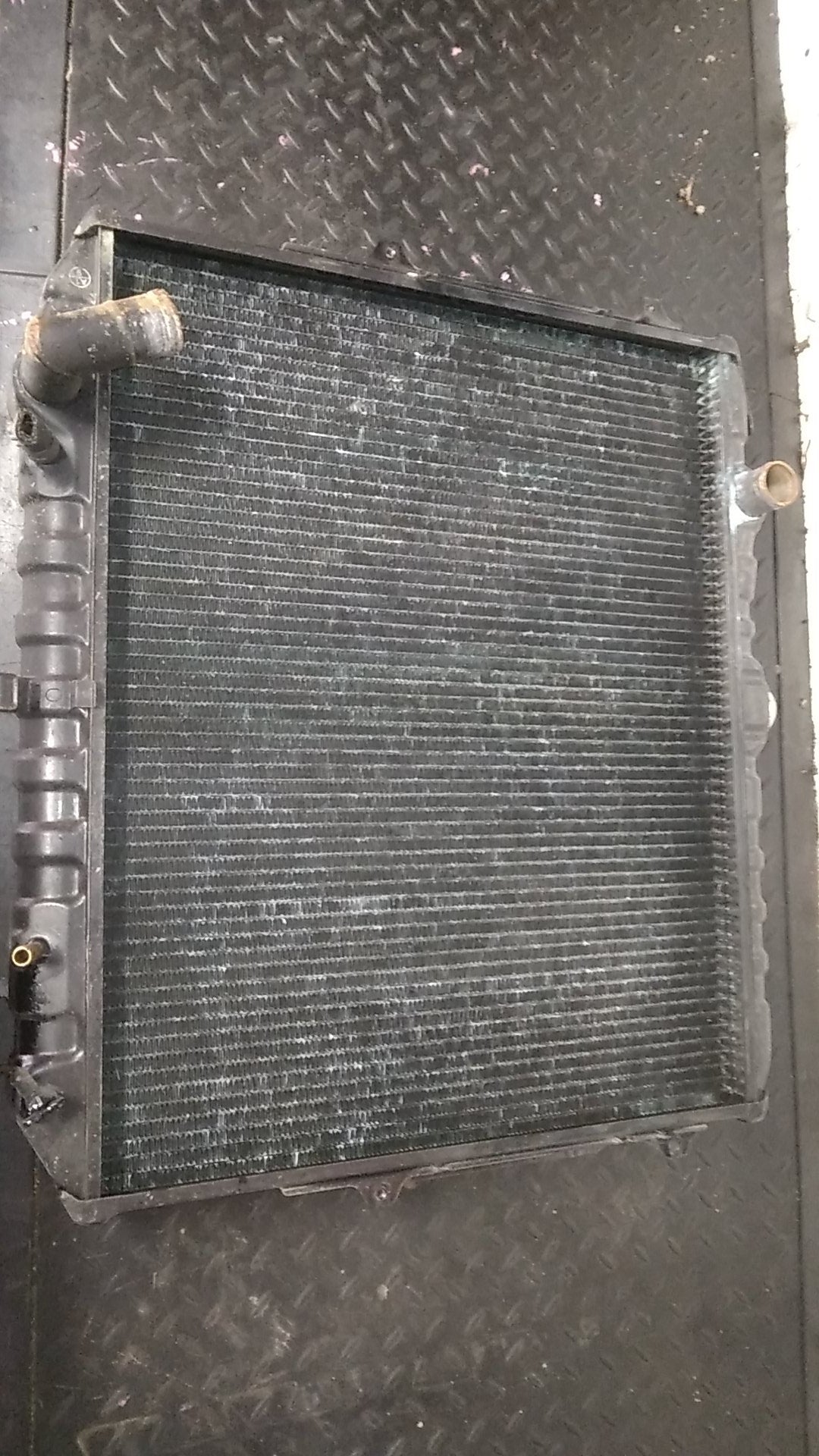 1997-2000 Mitsubishi Pajero II NL- Radiator- (TAG3172)