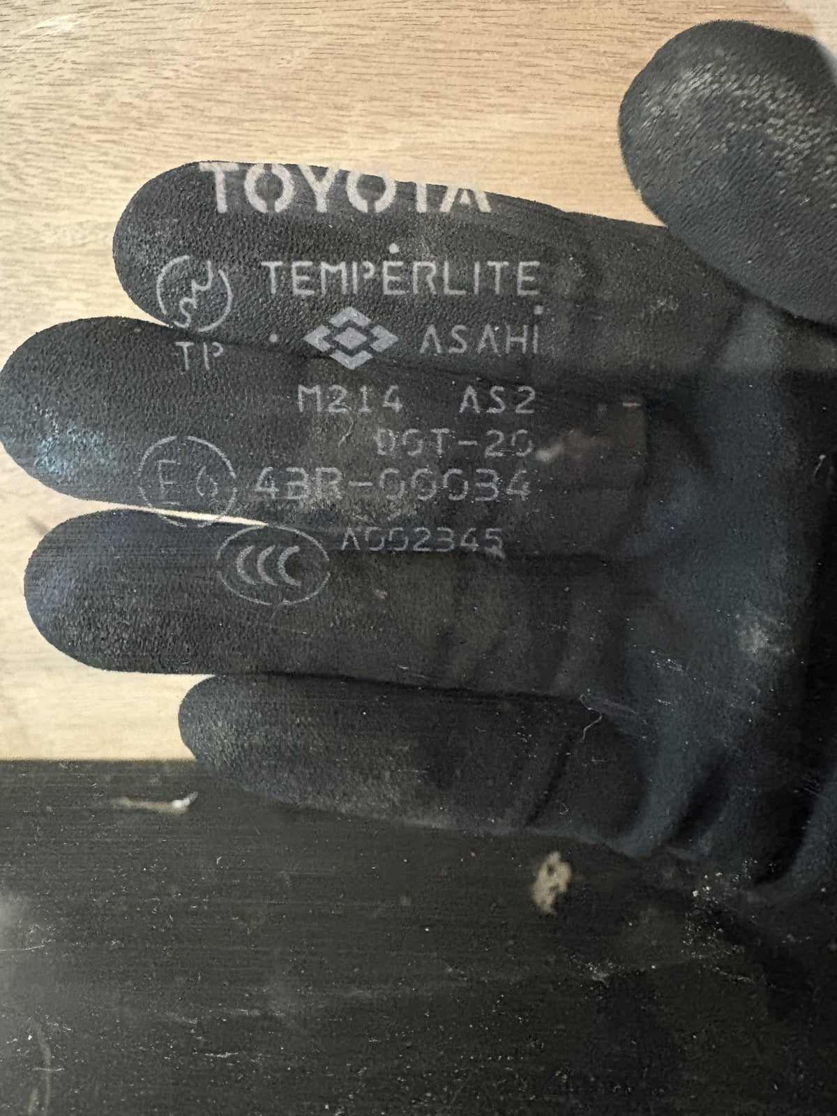 1992-2004 Toyota Hiace LH100 - Left Front Door Glass - (TAG19107)